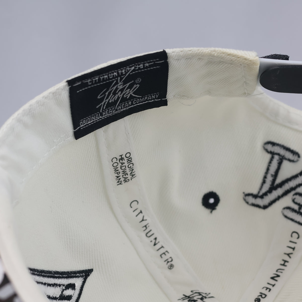 Thrifted Cityhunter USA Off-White New York Snapback Cap (Size 57–59 cm) | 10893