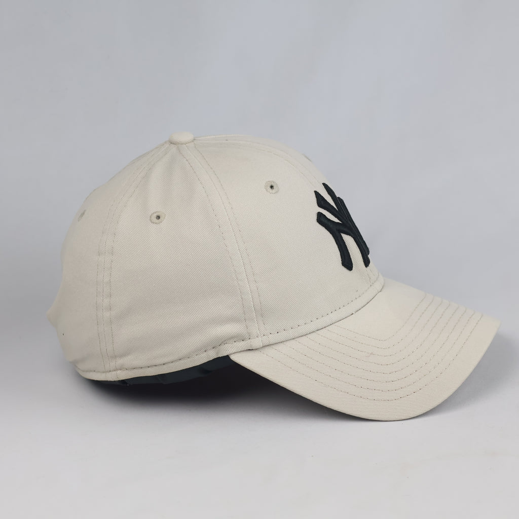 Thrifted New Era 9FORTY NY Yankees Off-White Cap (Size 57–59 cm) | 10892