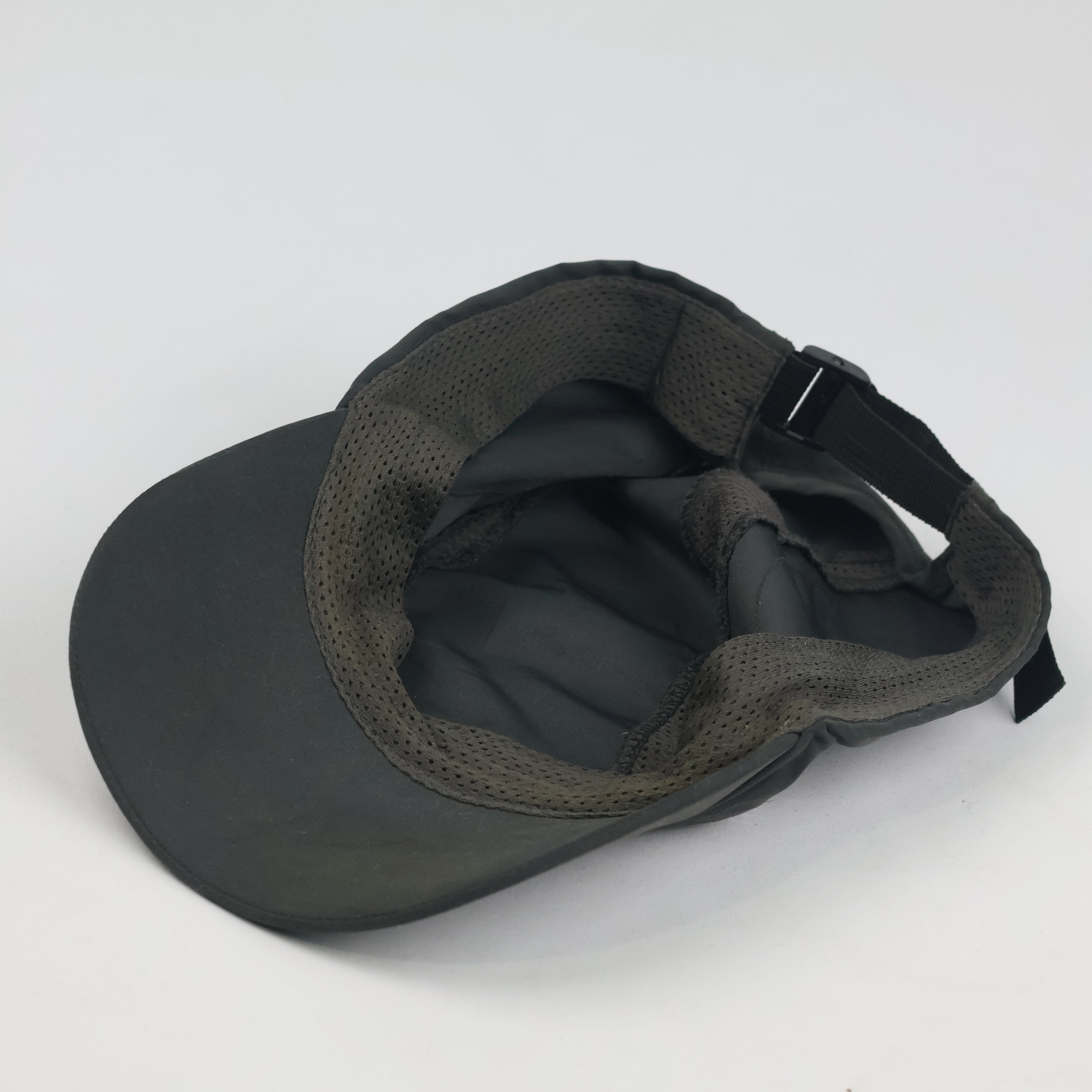 Thrifted Quechua Decathlon Charcoal Breathable Trail Running Cap - Size 56-58cm