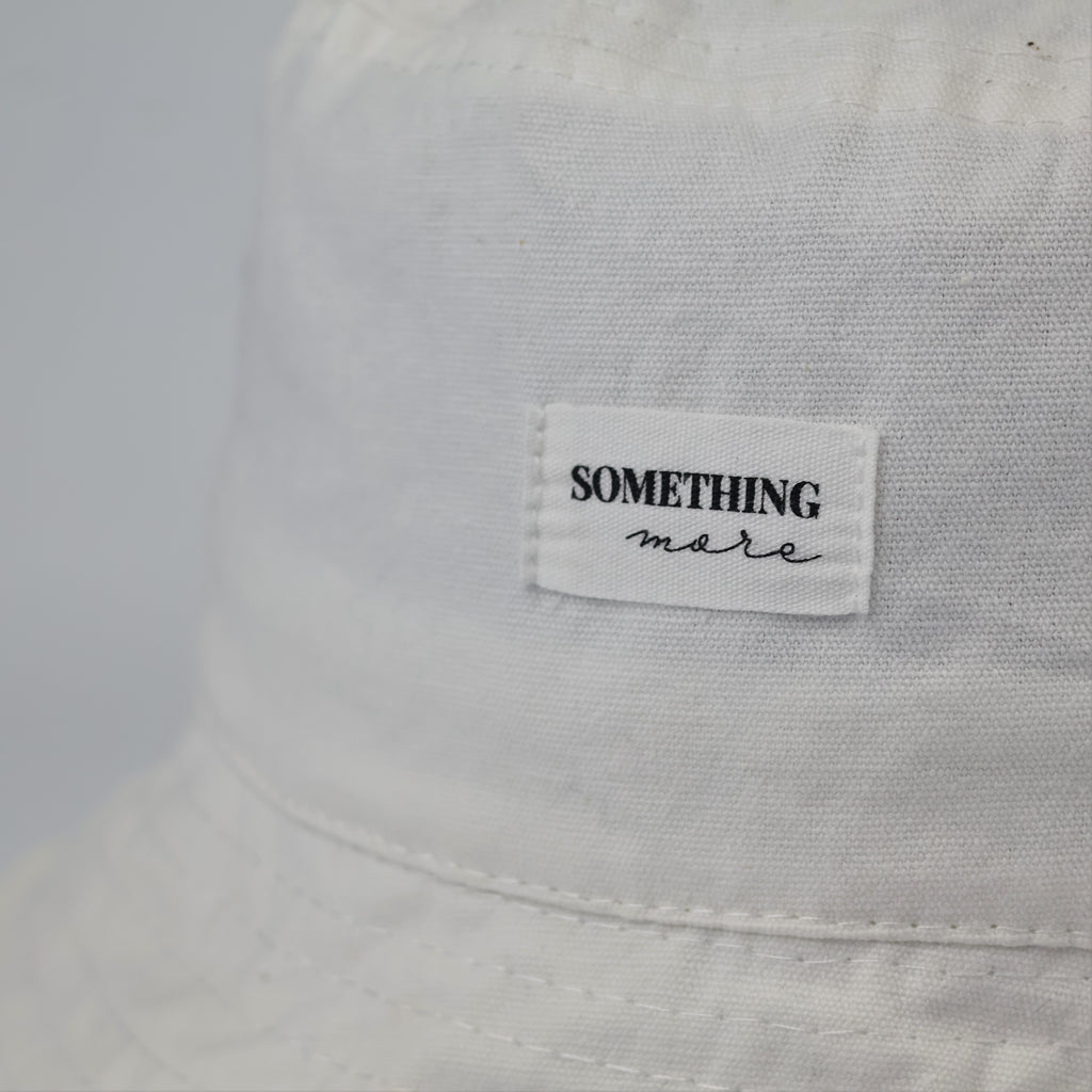 Sinsay Minimalist "Something More" Cotton Thrifted Bucket Hat - White