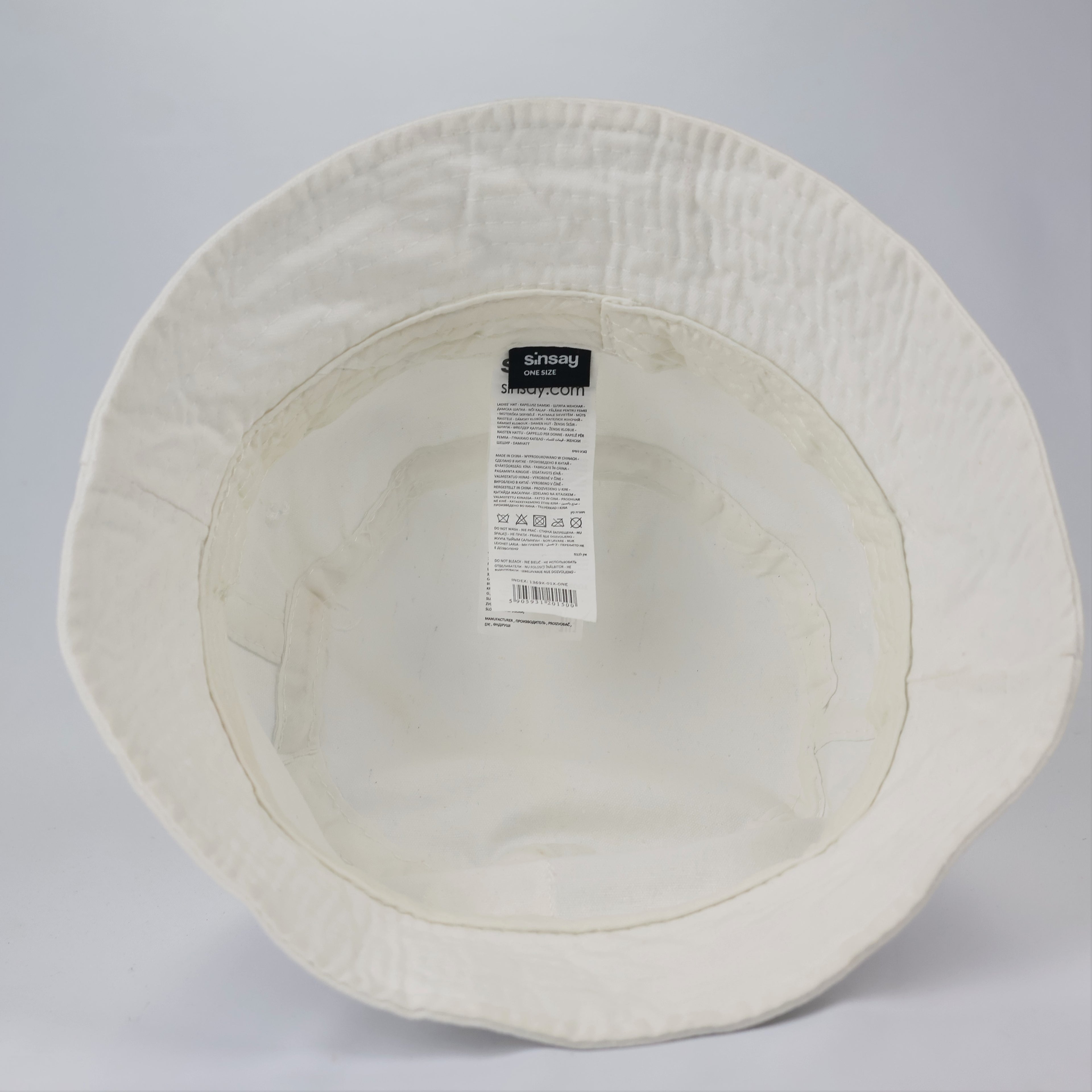 Sinsay Minimalist "Something More" Cotton Thrifted Bucket Hat - White