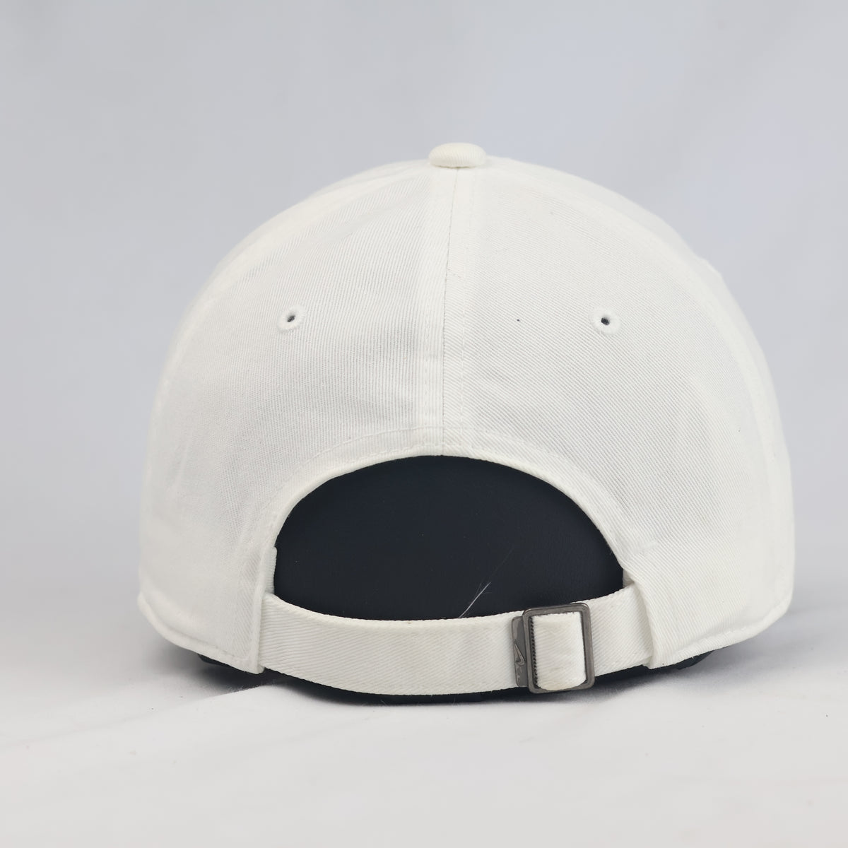 Thrifted Nike Heritage86 White Cotton Baseball Cap (Size 56–58 cm) | 10894