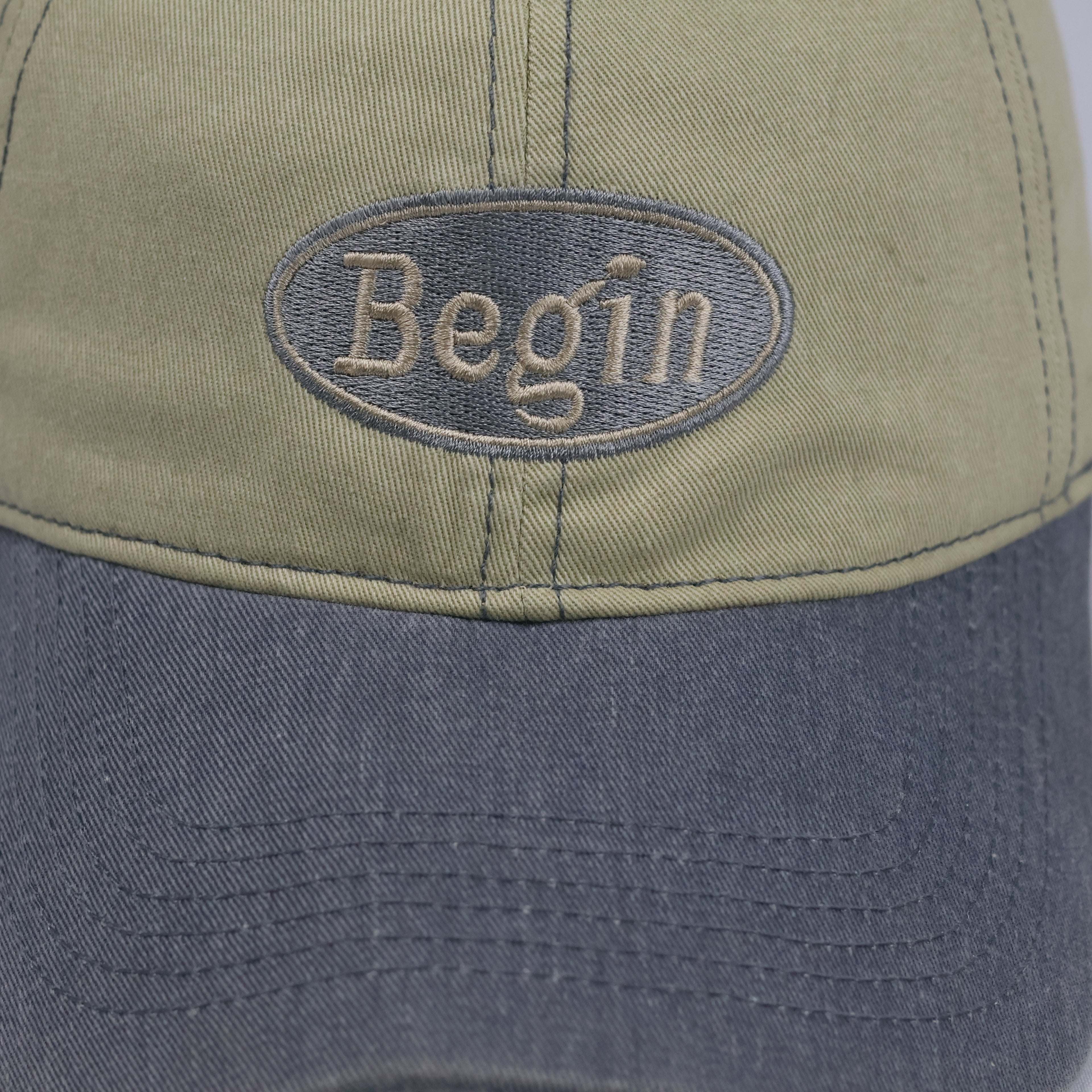 Thrifted Unbranded Two-Tone Strapback Baseball Cap - Size 56-58cm