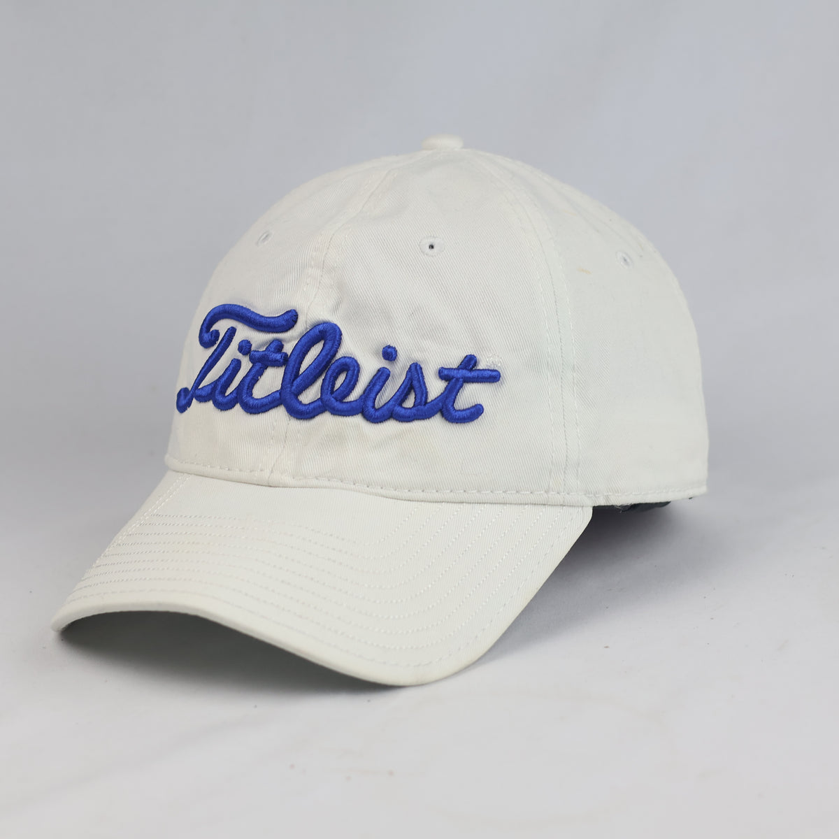 Thrifted Titleist New Era White Cotton Strapback Cap (Size 57–59 cm) | 10900