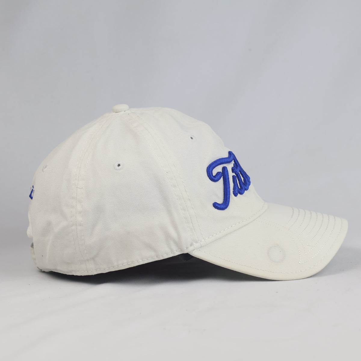 Thrifted Titleist New Era White Cotton Strapback Cap (Size 57–59 cm) | 10900