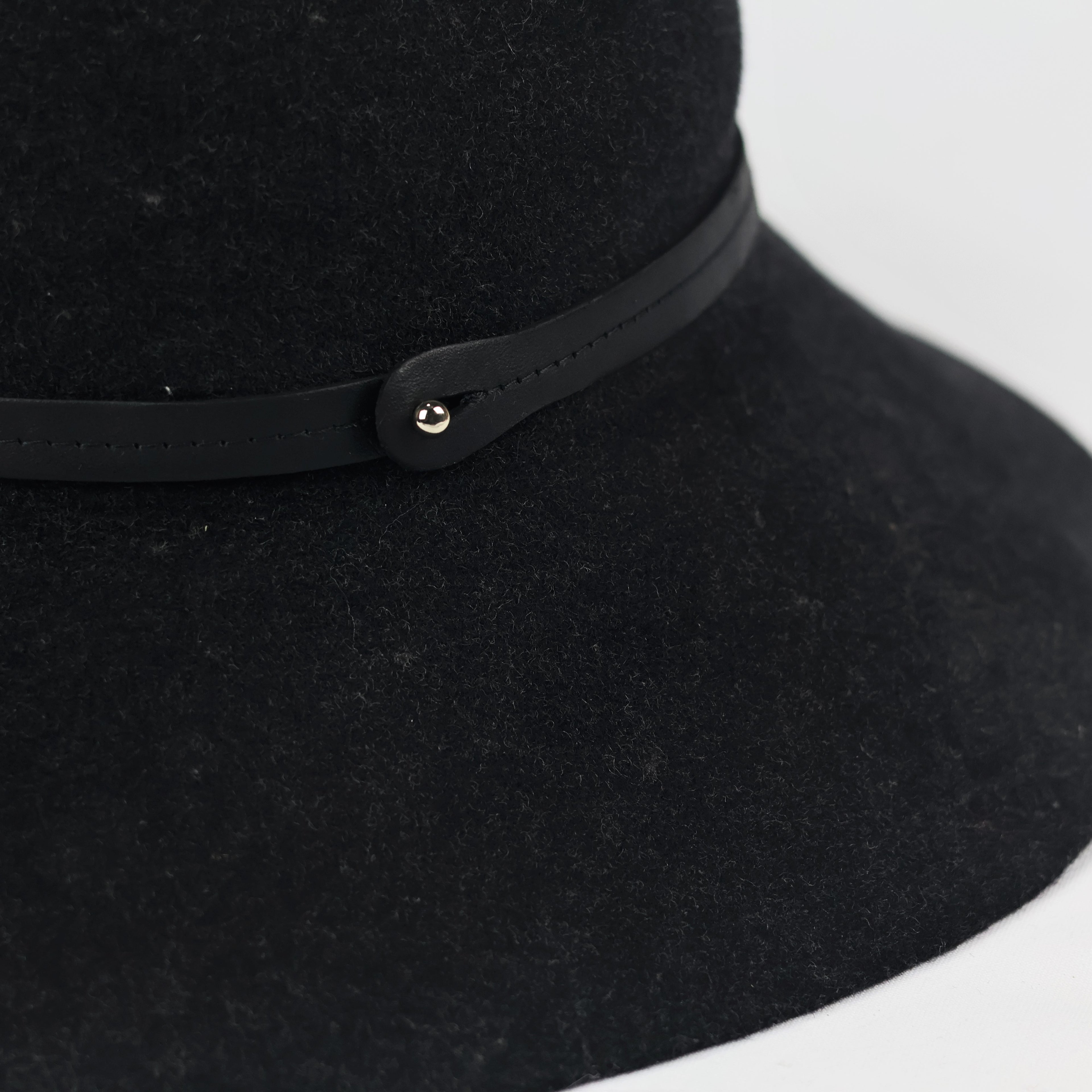 Helen Kaminski Alto 6 wool-felt Cloche Hat | Black | FARFETCH IN Thrifted Hat