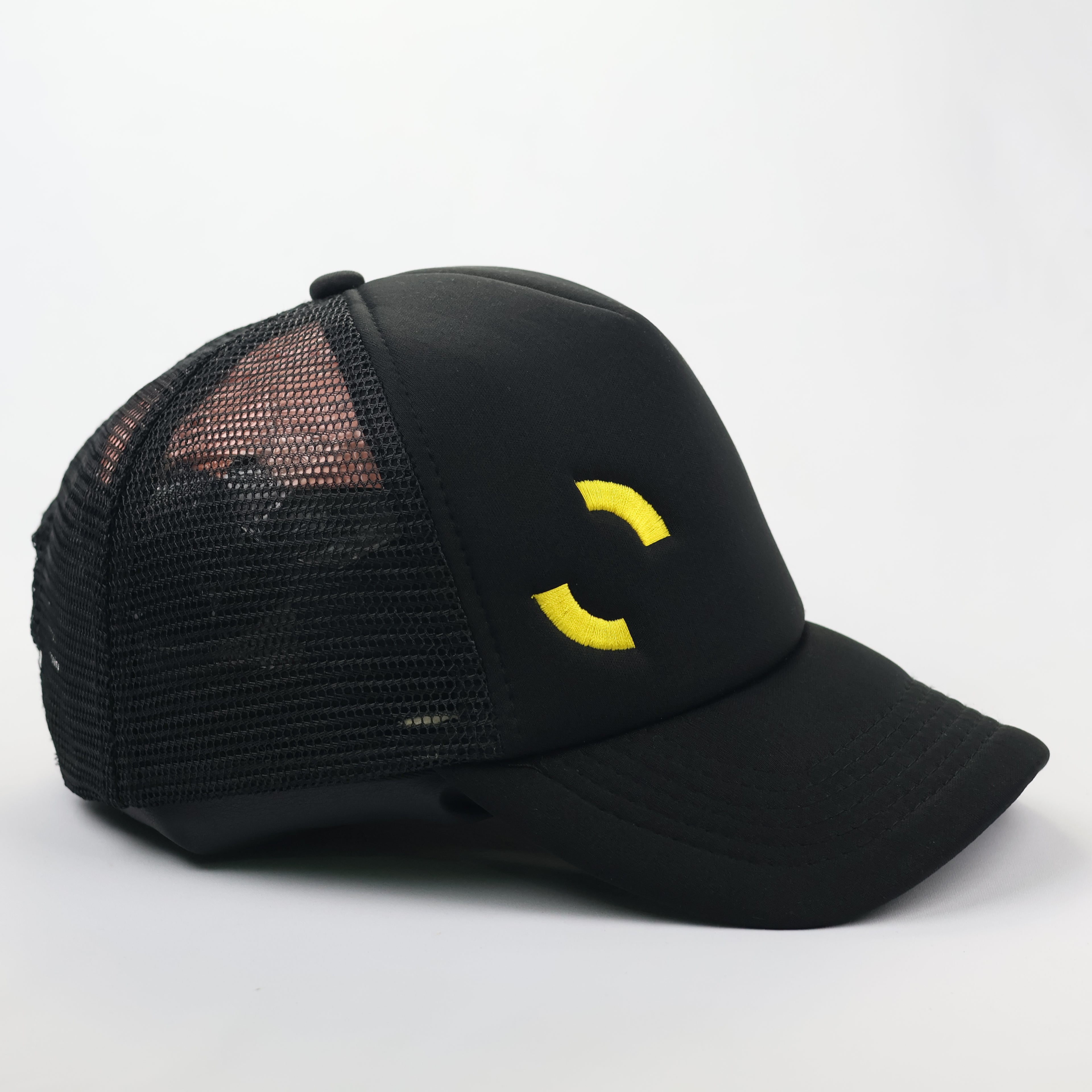 Retro Streetwear Mesh Back Cap - Black & Yellow Minimalist Hat