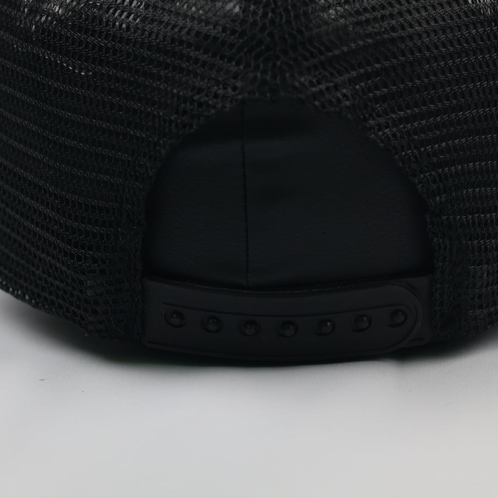 Retro Streetwear Mesh Back Cap - Black & Yellow Minimalist Hat