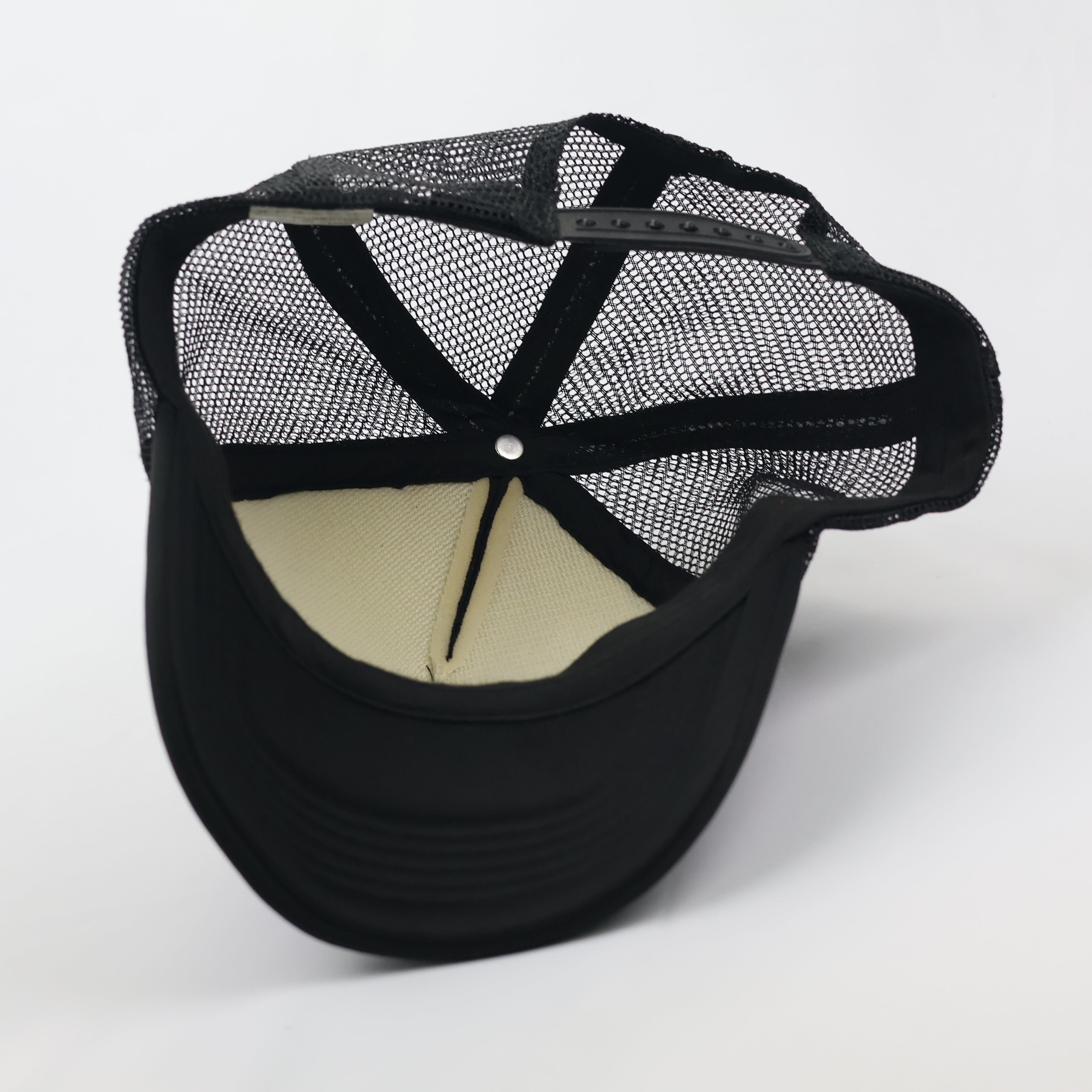 Retro Streetwear Mesh Back Cap - Black & Yellow Minimalist Hat