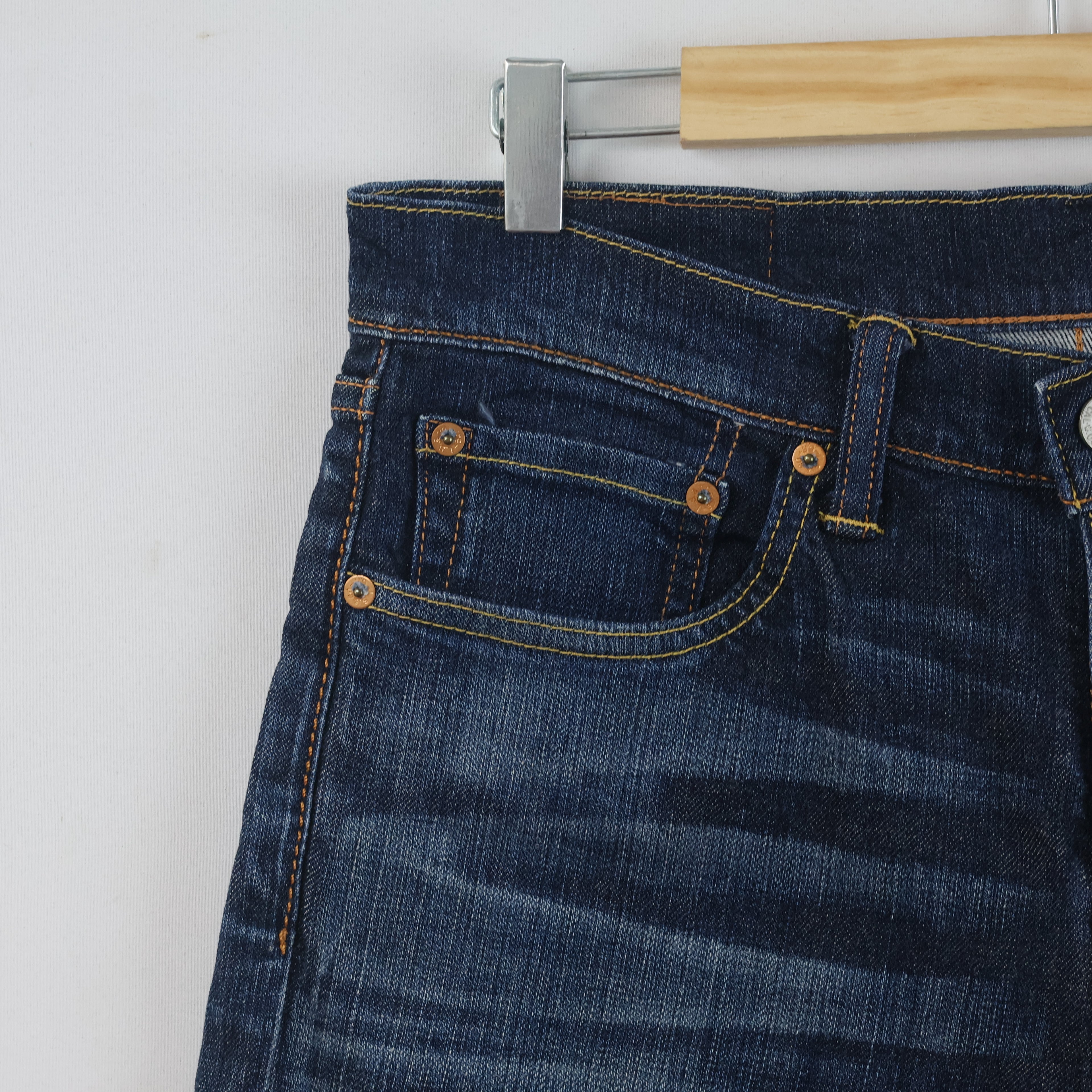 Thrifted Levi's 510 Dark Blue Skinny Denim Waist: 32/ J1097
