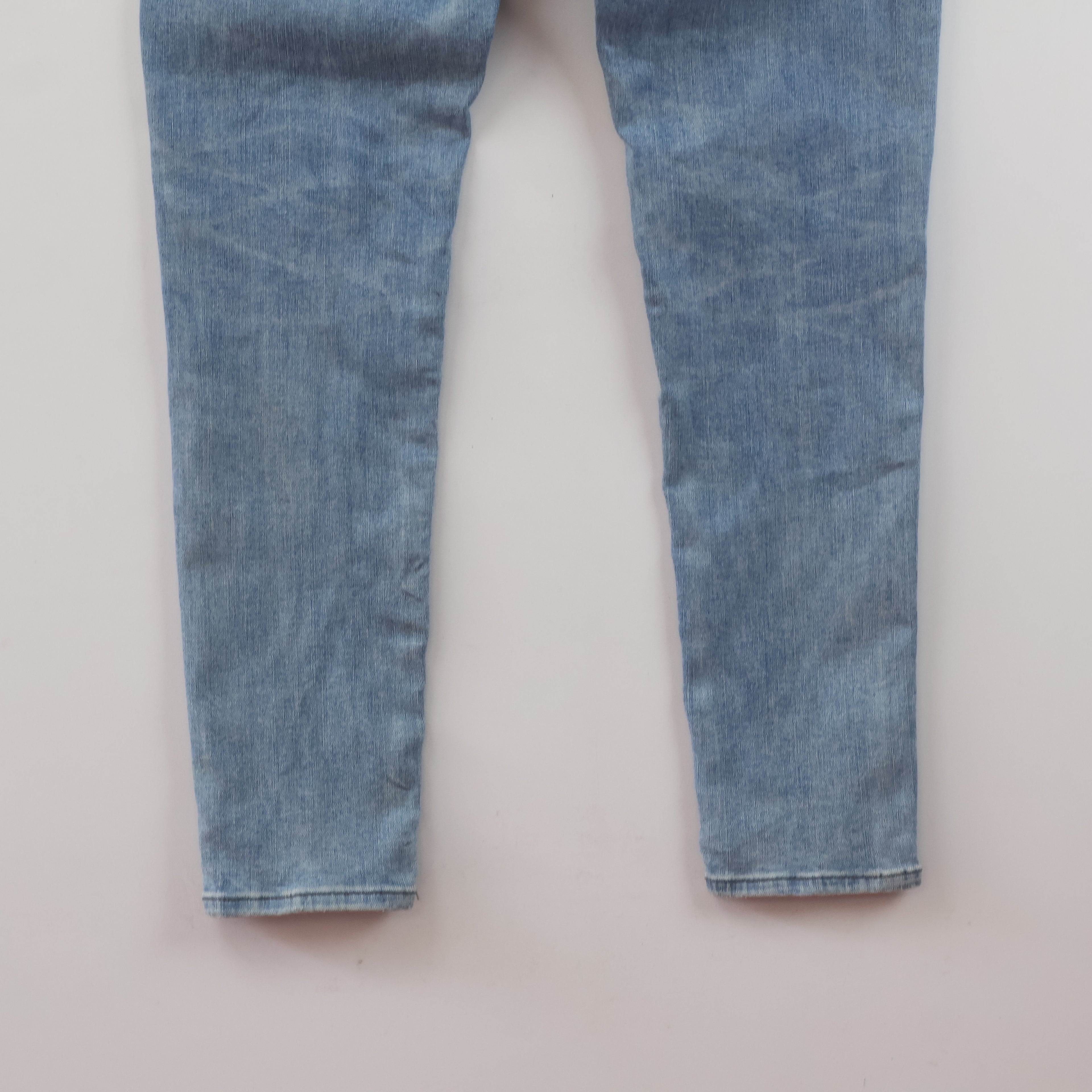 Thrifted Uniqlo Jeans Light Wash Distressed Denim Waist: 30 inches/ J1100