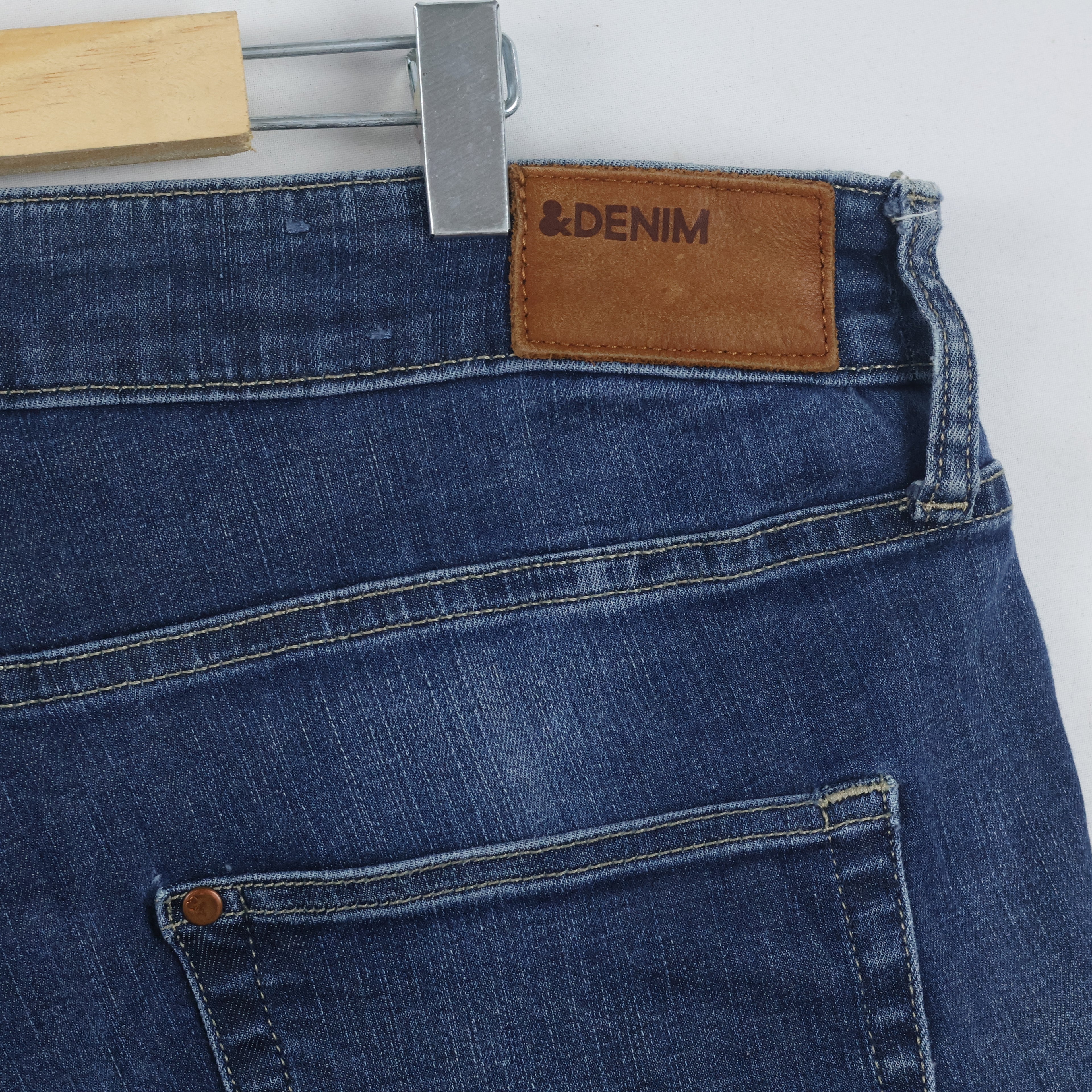 Thrifted H&M & Denim Straight Regular Fit Distressed Blue Jeans Waist:36/ J1101
