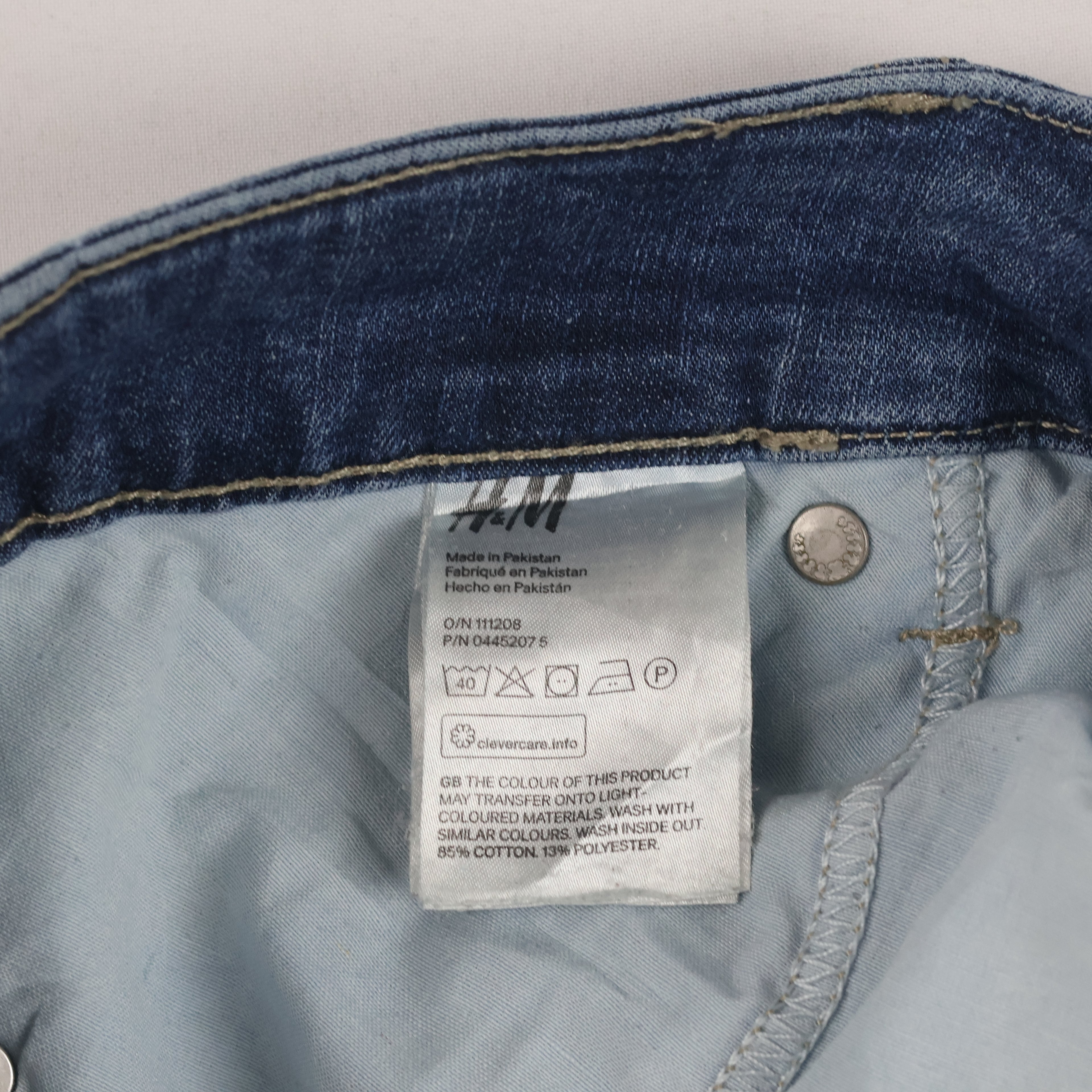 Thrifted H&M & Denim Straight Regular Fit Distressed Blue Jeans Waist:36/ J1101