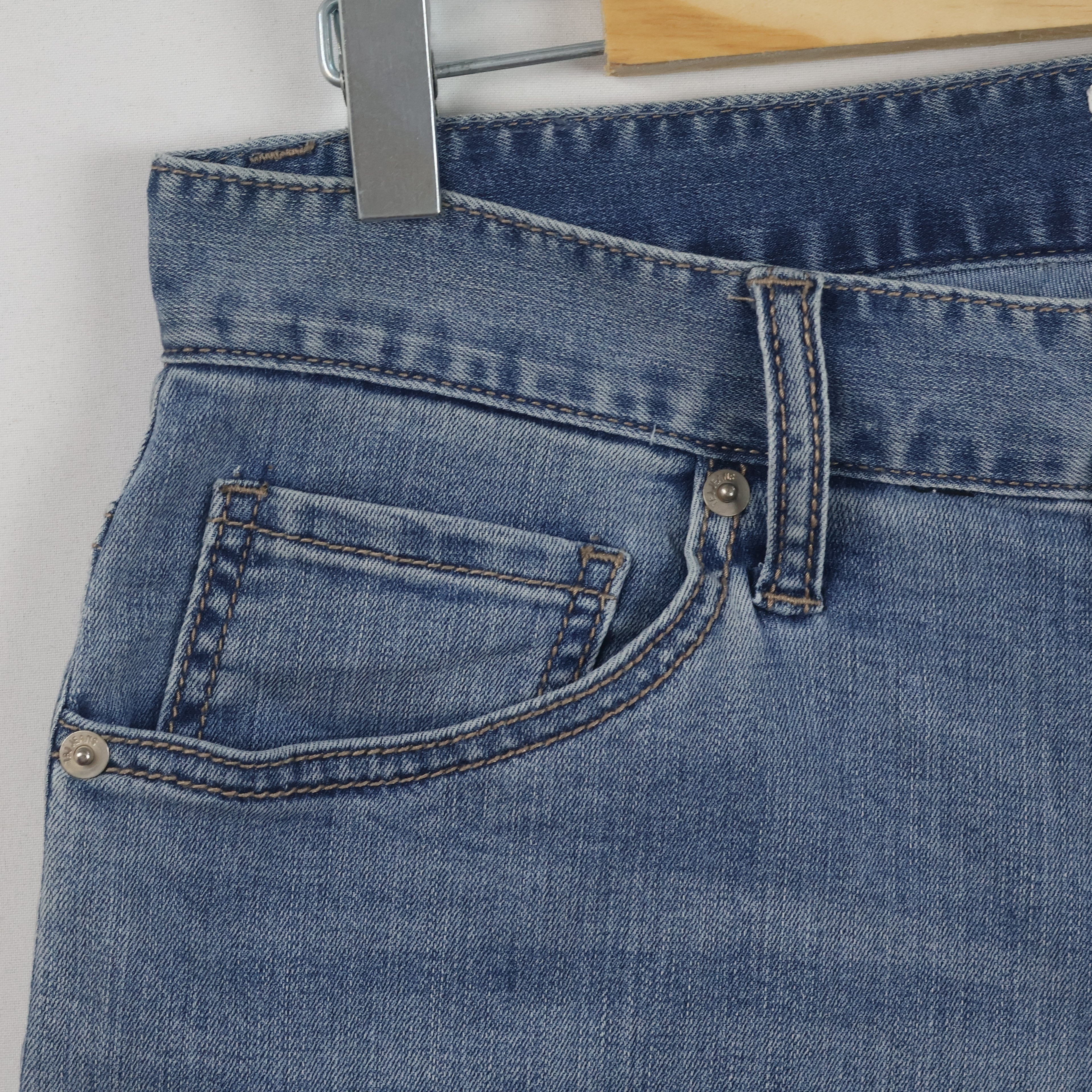 Denim The Best Jeans Since 1983 Light Blue Straight Denim Waist: 32/ J1102