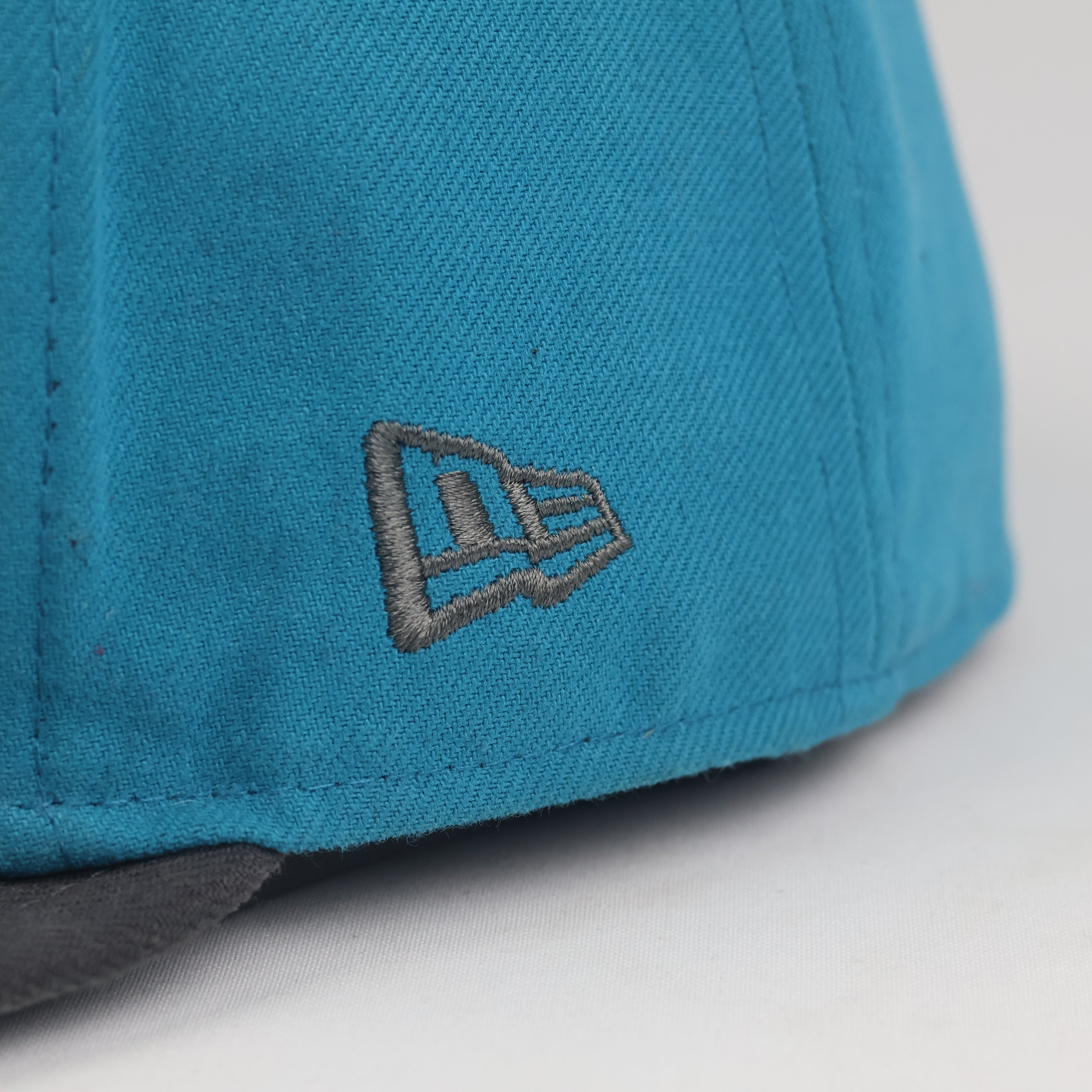 Thrifted Vintage New Era 59FIFTY LA Dodgers Two-Tone Teal Fitted Hat - Size 7 3/8