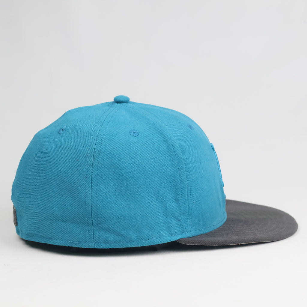 Thrifted Vintage New Era 59FIFTY LA Dodgers Two-Tone Teal Fitted Hat - Size 7 3/8