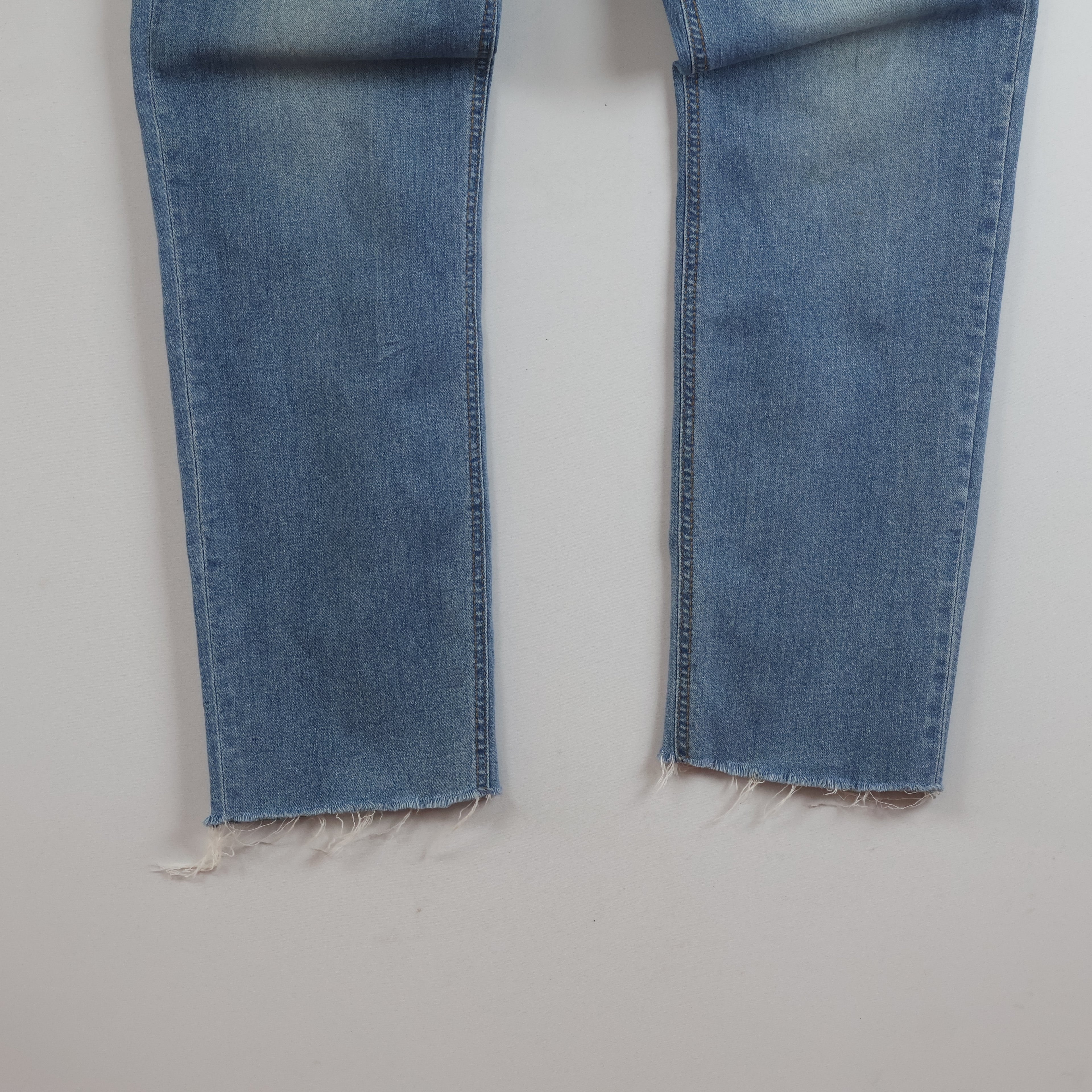 Customellow Blue Regular Fit Embroidered Denim Jeans Wais: 34/ J1112