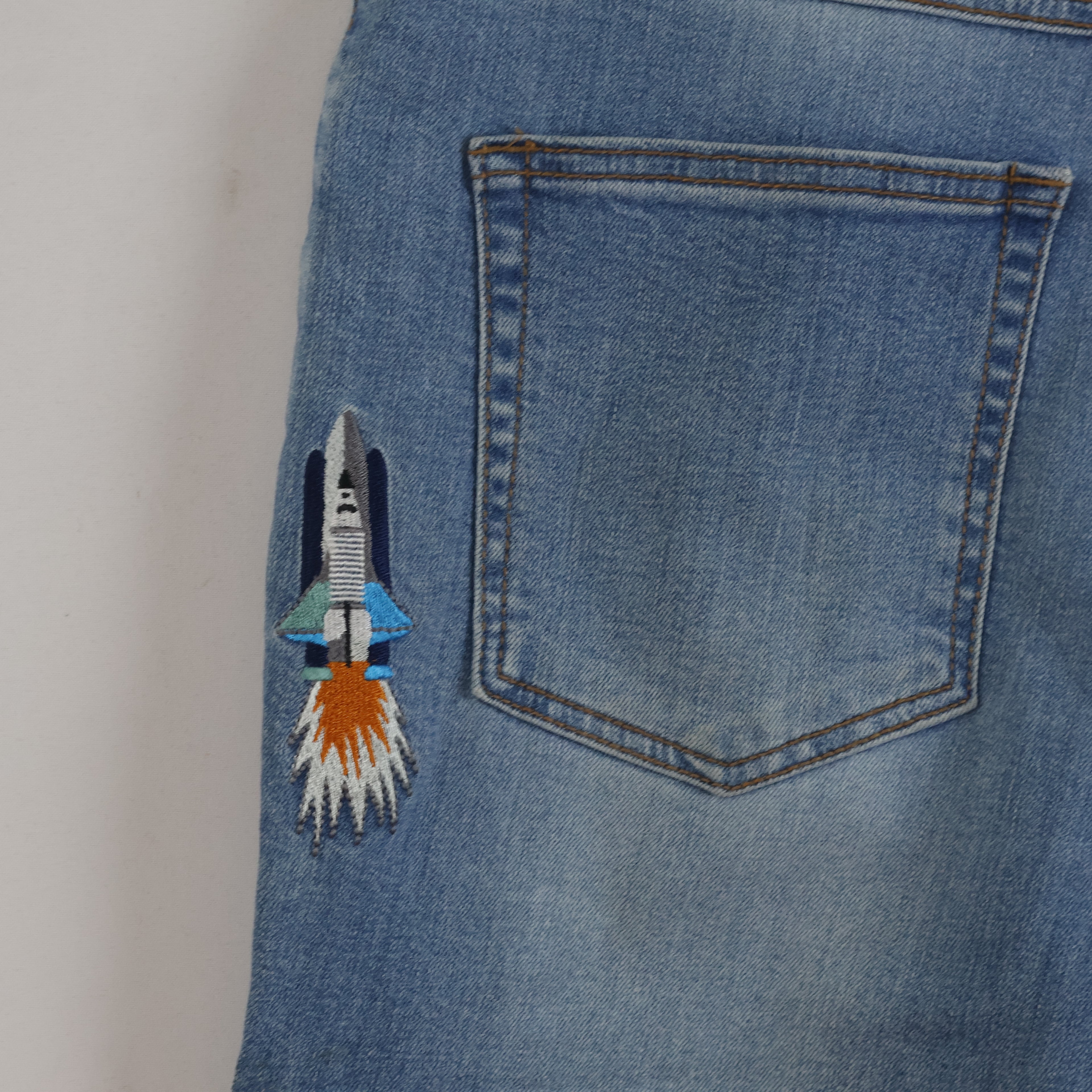 Customellow Blue Regular Fit Embroidered Denim Jeans Wais: 34/ J1112