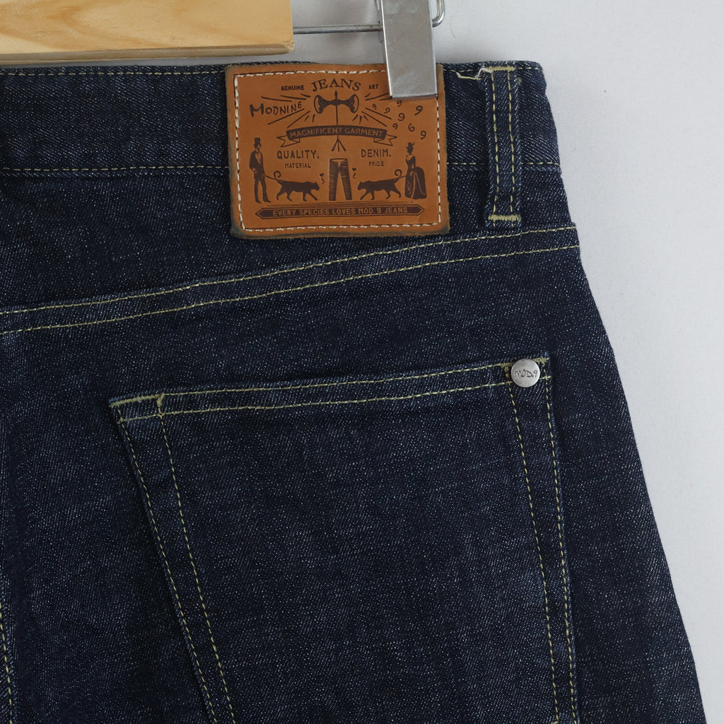 Thrifted MODNINE Dark Wash Straight Leg Denim Pants Waist:31-32/ J1111