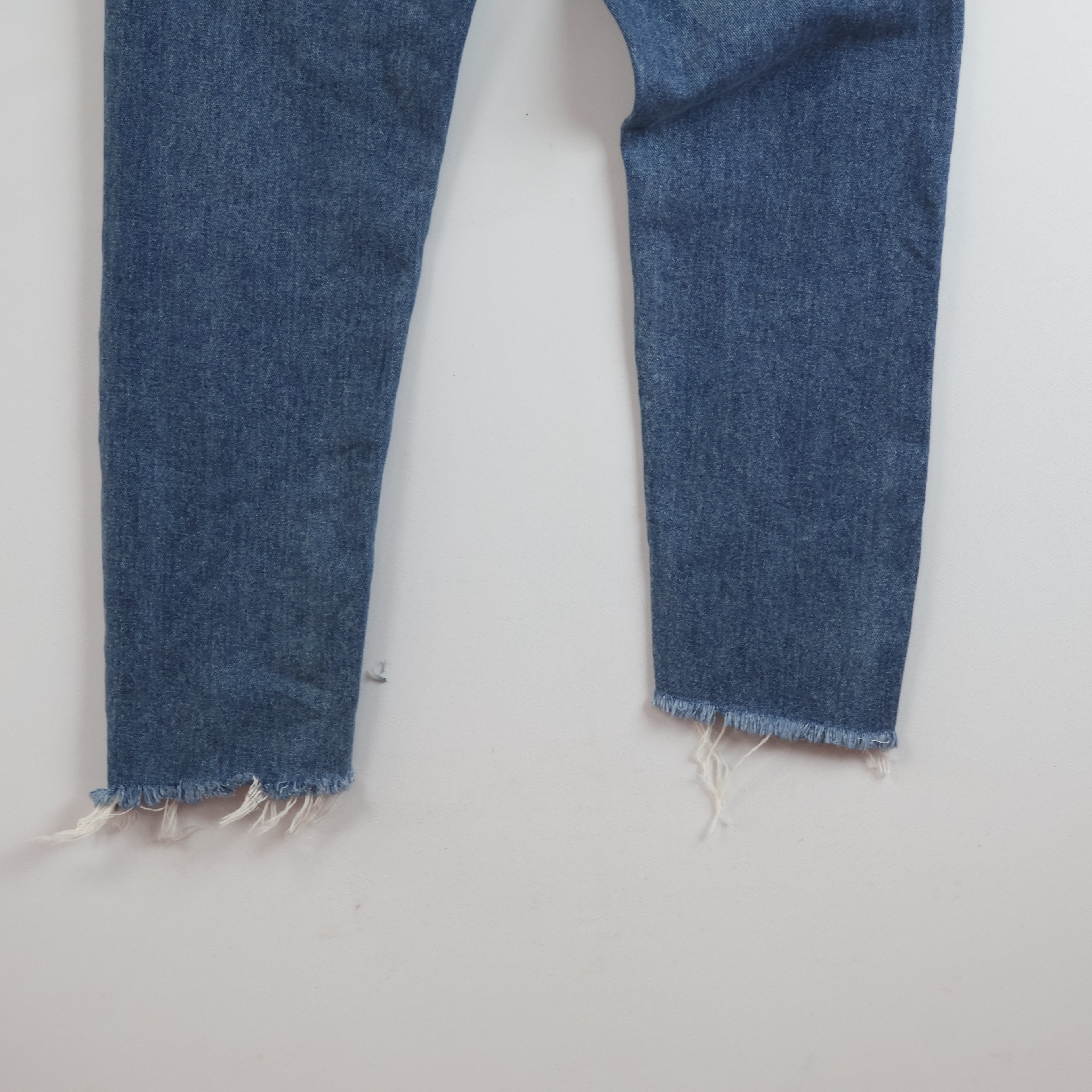 Public & Co. Premium Denim Light Wash Regular Fit Jeans Waist:30-32/ J1108