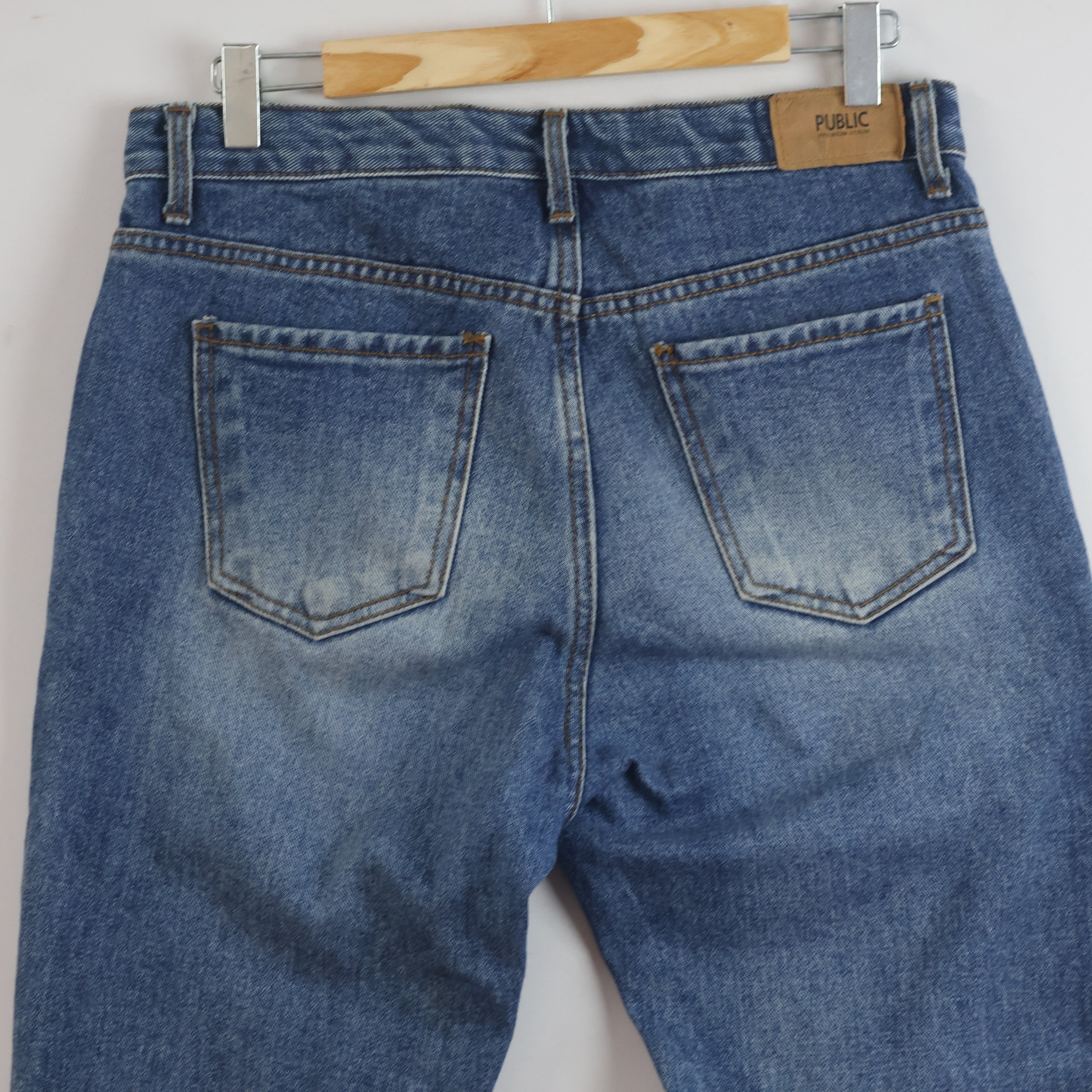Public & Co. Premium Denim Light Wash Regular Fit Jeans Waist:30-32/ J1108