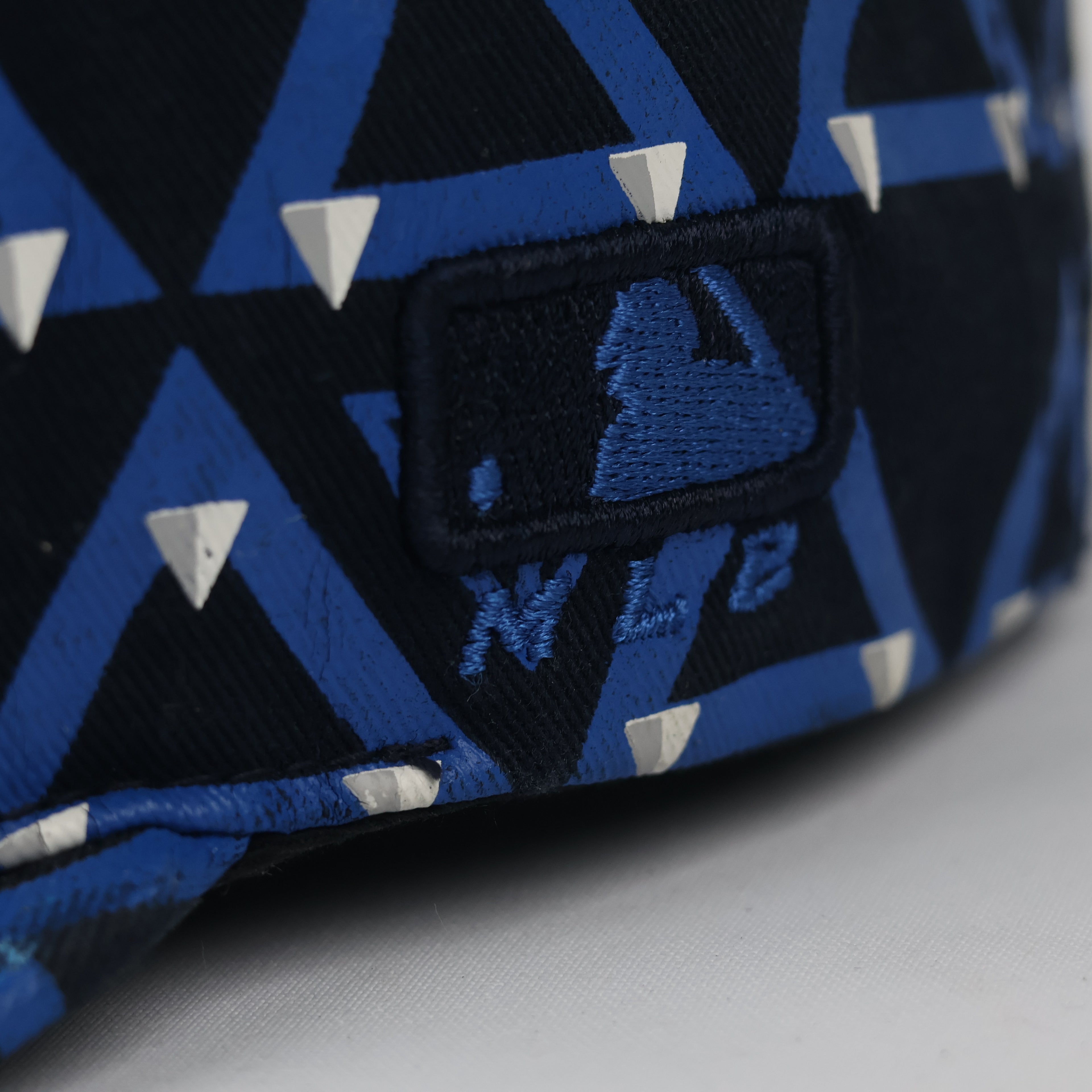 MLB Los Angeles Dodgers Triangle Geometric Print Snapback Thrifted Hat - 53cm