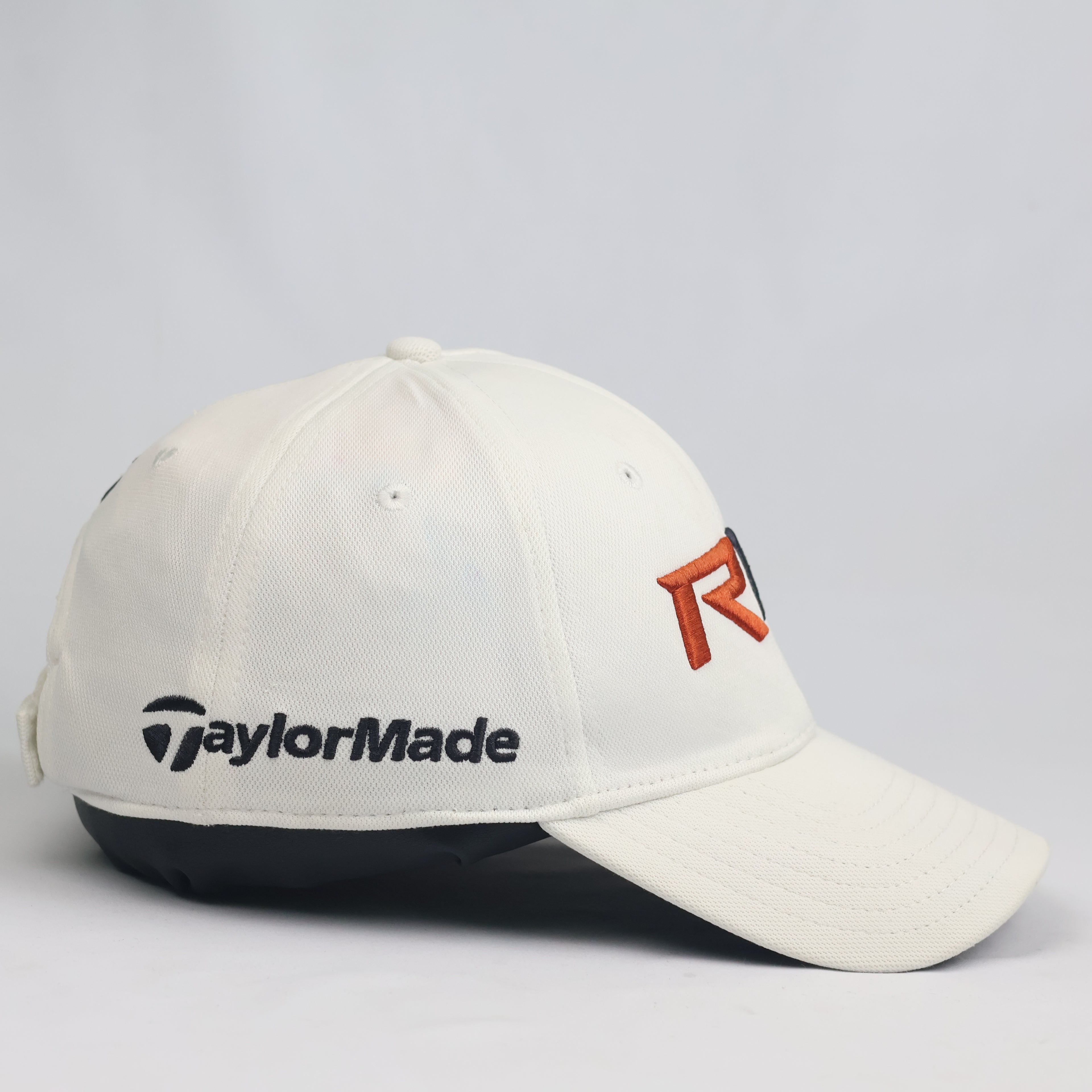 Thrifted TaylorMade Golf R15 Embroidered Off-White Tour Performance Hat - Black Underbrim