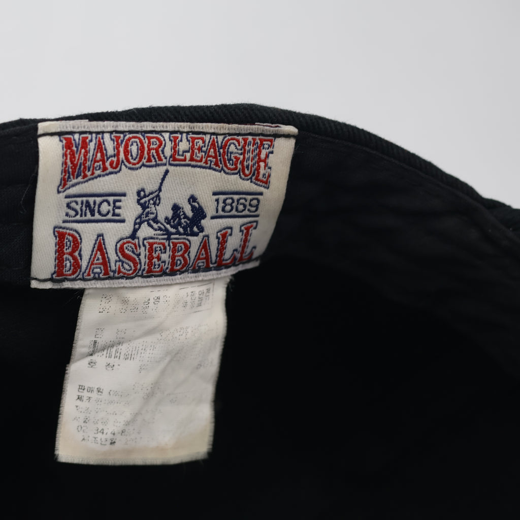 MLB NY Yankees Tonal Embroidered Thrifted Cap - All Black Adjustable (56-58cm)