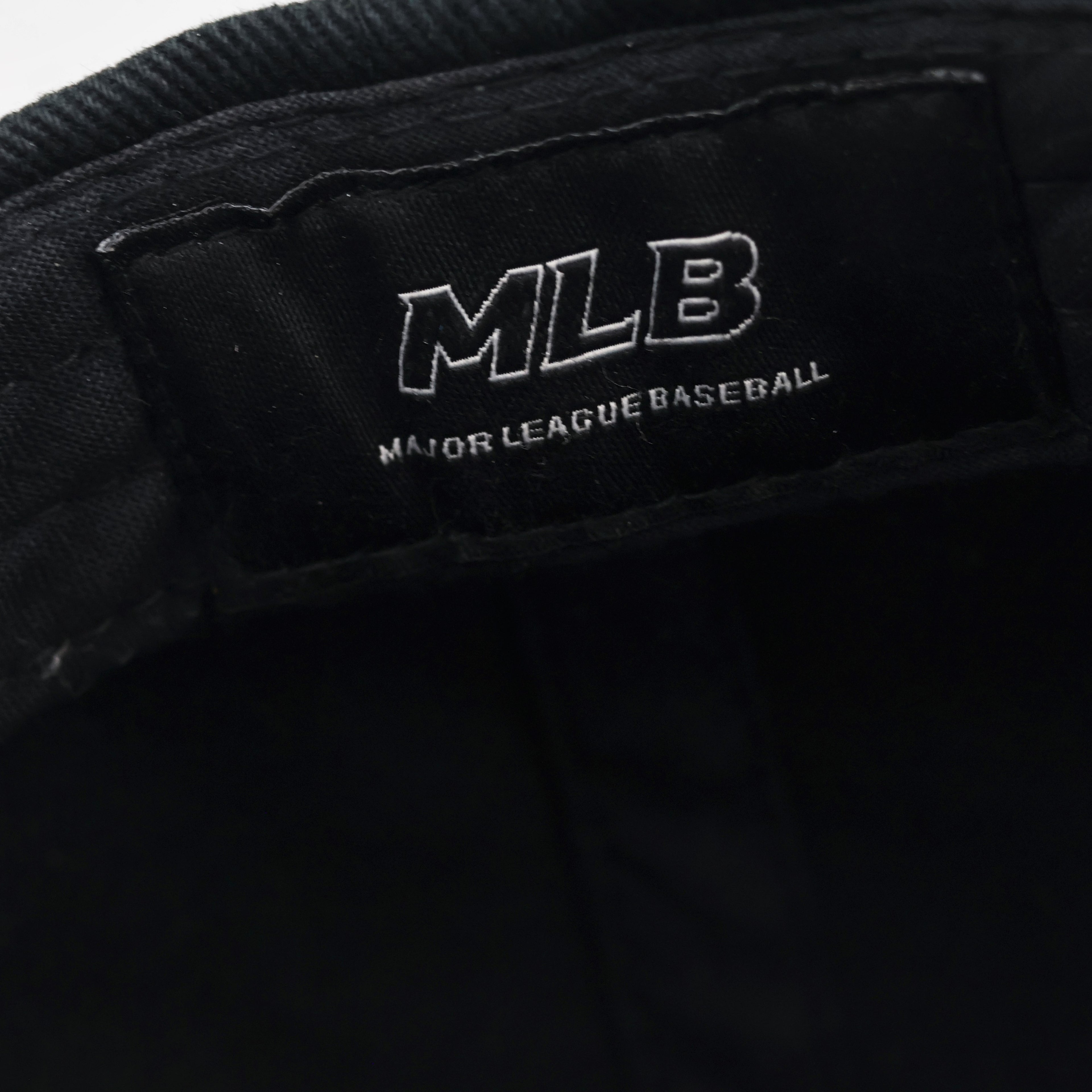 MLB NY Yankees Tonal Embroidered Thrifted Cap - All Black Adjustable (56-58cm)