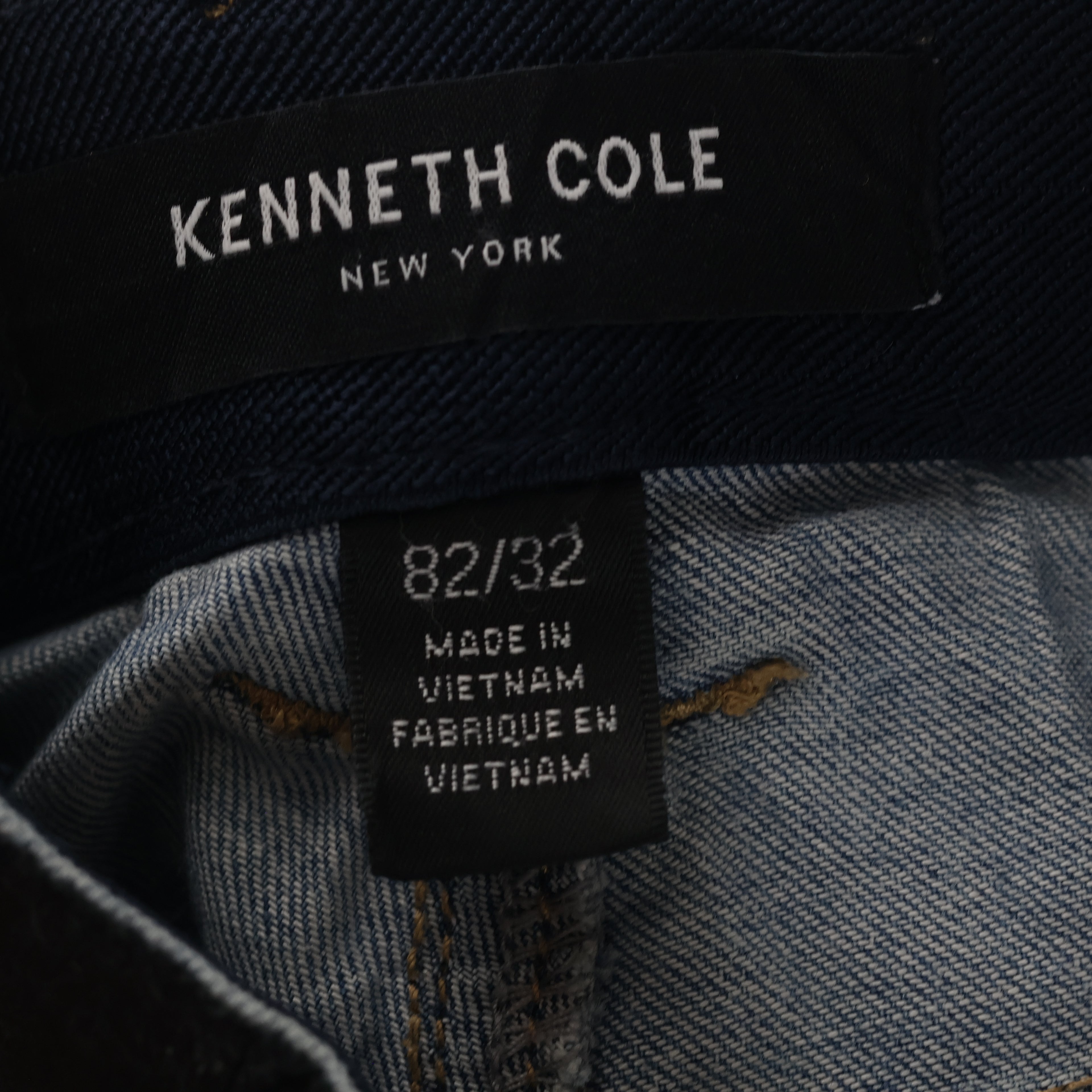 Kenneth Cole New York Light Wash Straight Leg Denim Waist:32/ J1119