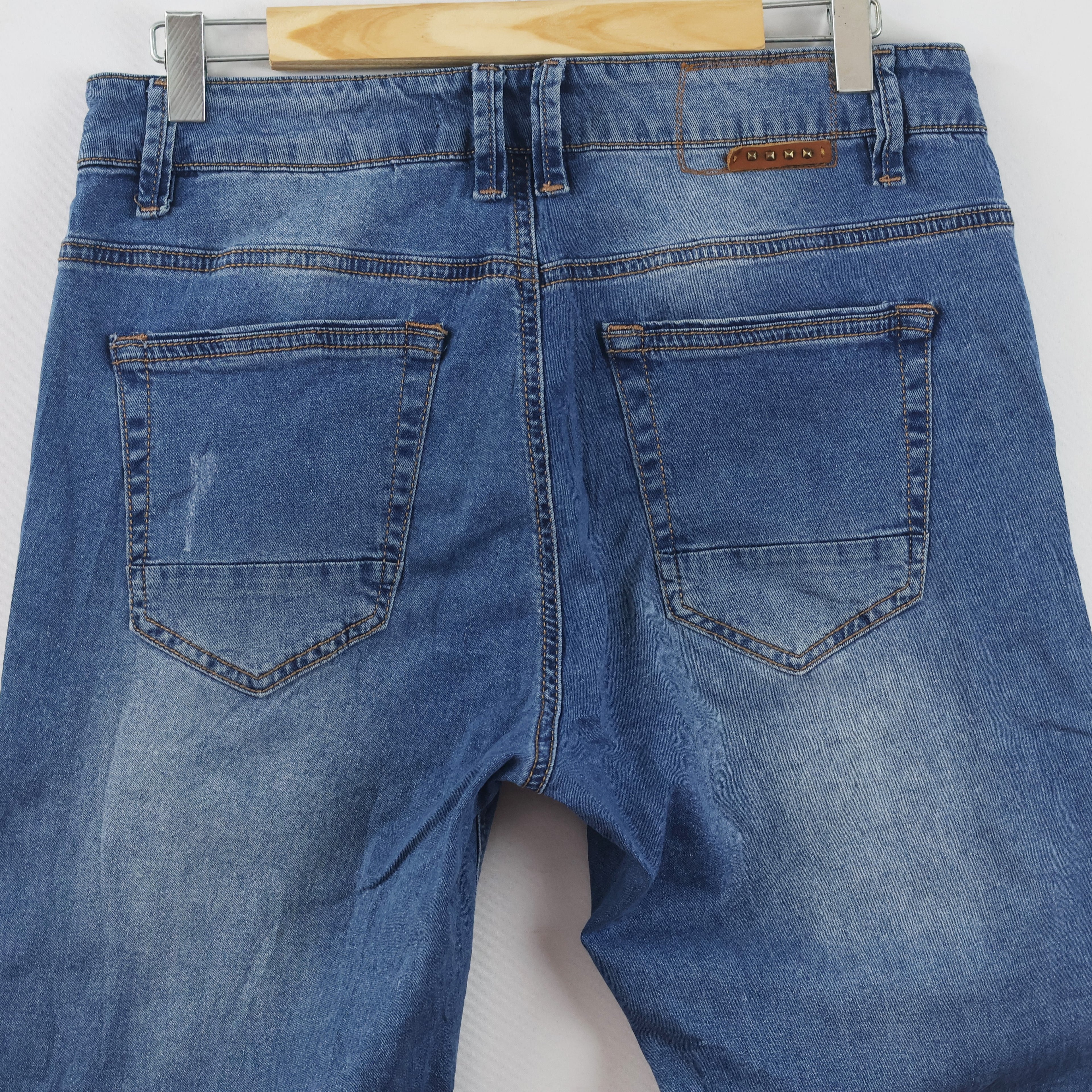 Thrifed Fashion Leaders Premium Denim Blue Distressed Jeans Waist:30/ J1118
