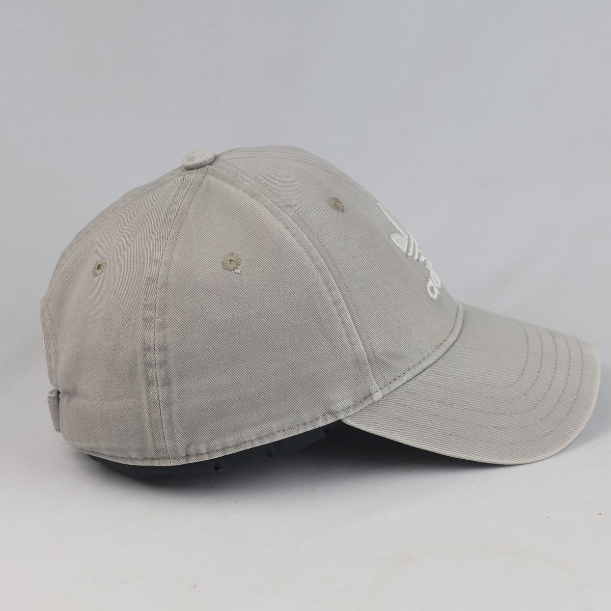 Thrifted Adidas Classic Trefoil Light Grey Adjustable Strapback Cap | 11036