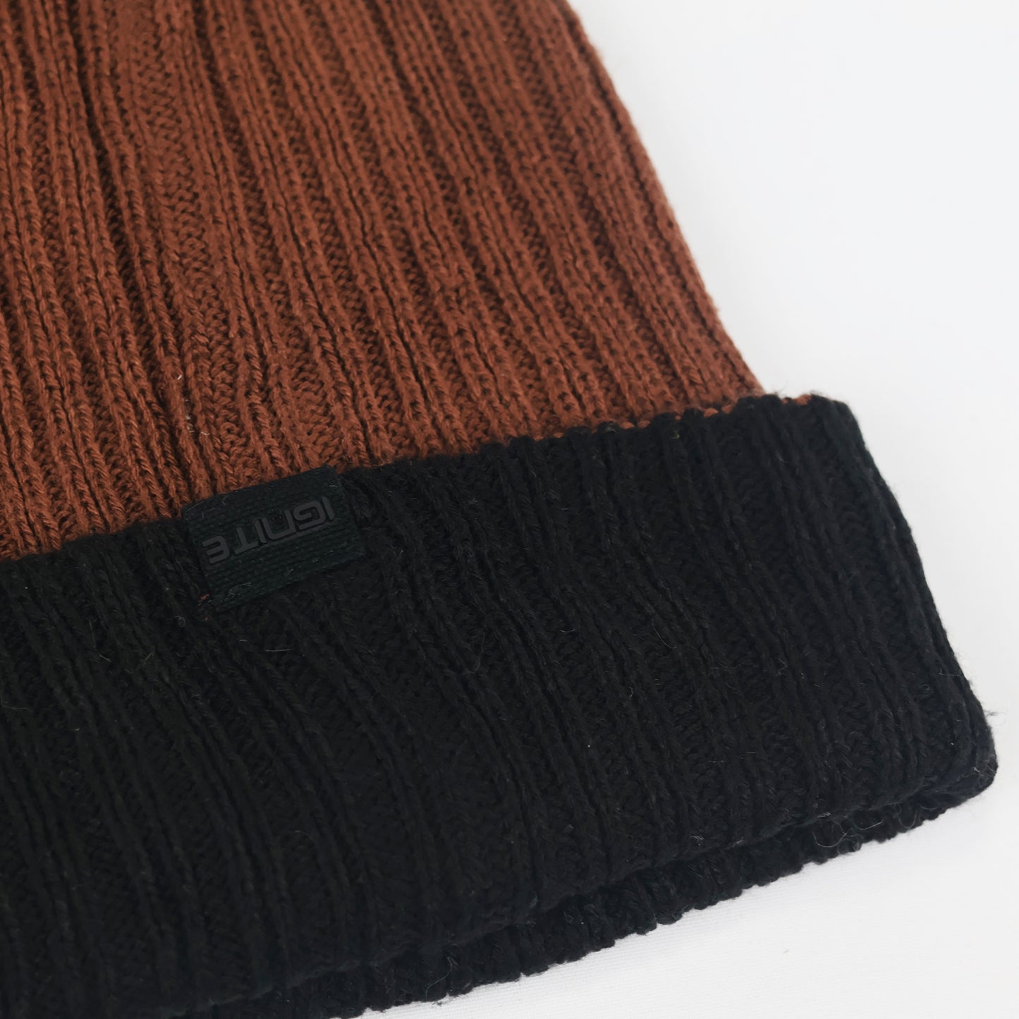 Ignite Rust Brown & Black Two-Tone Ribbed Cuffed Thrifted Beanie