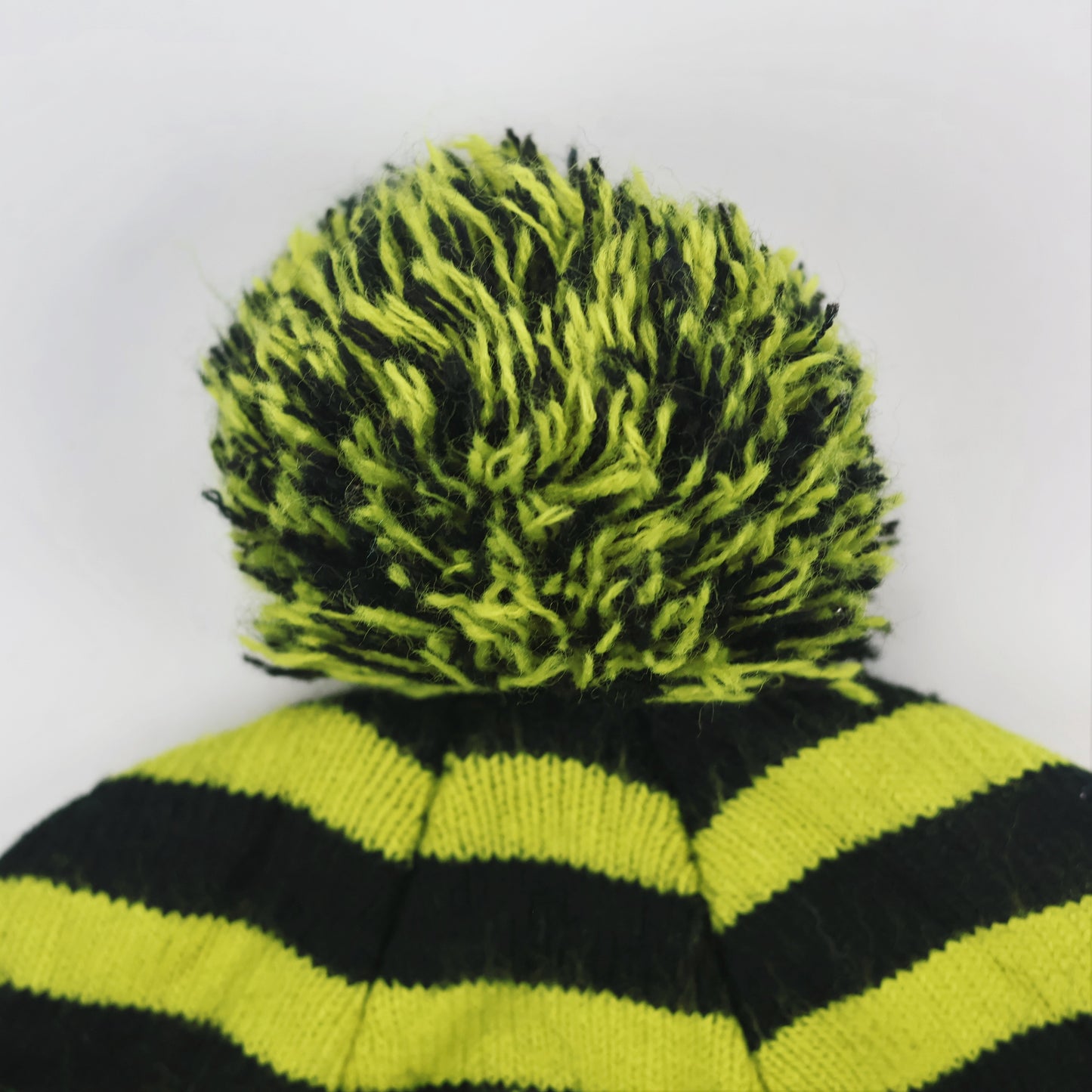 Dr. Seuss The Grinch Kids Winter Thrifted Beanie - Striped Pom Pom Hat (6-12 Years)