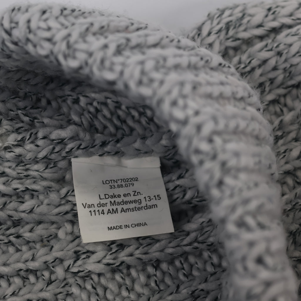Women’s Speckled Grey Cable Knit Thrifted Beanie with Furry Pom - Excellent Pre-Loved Condition