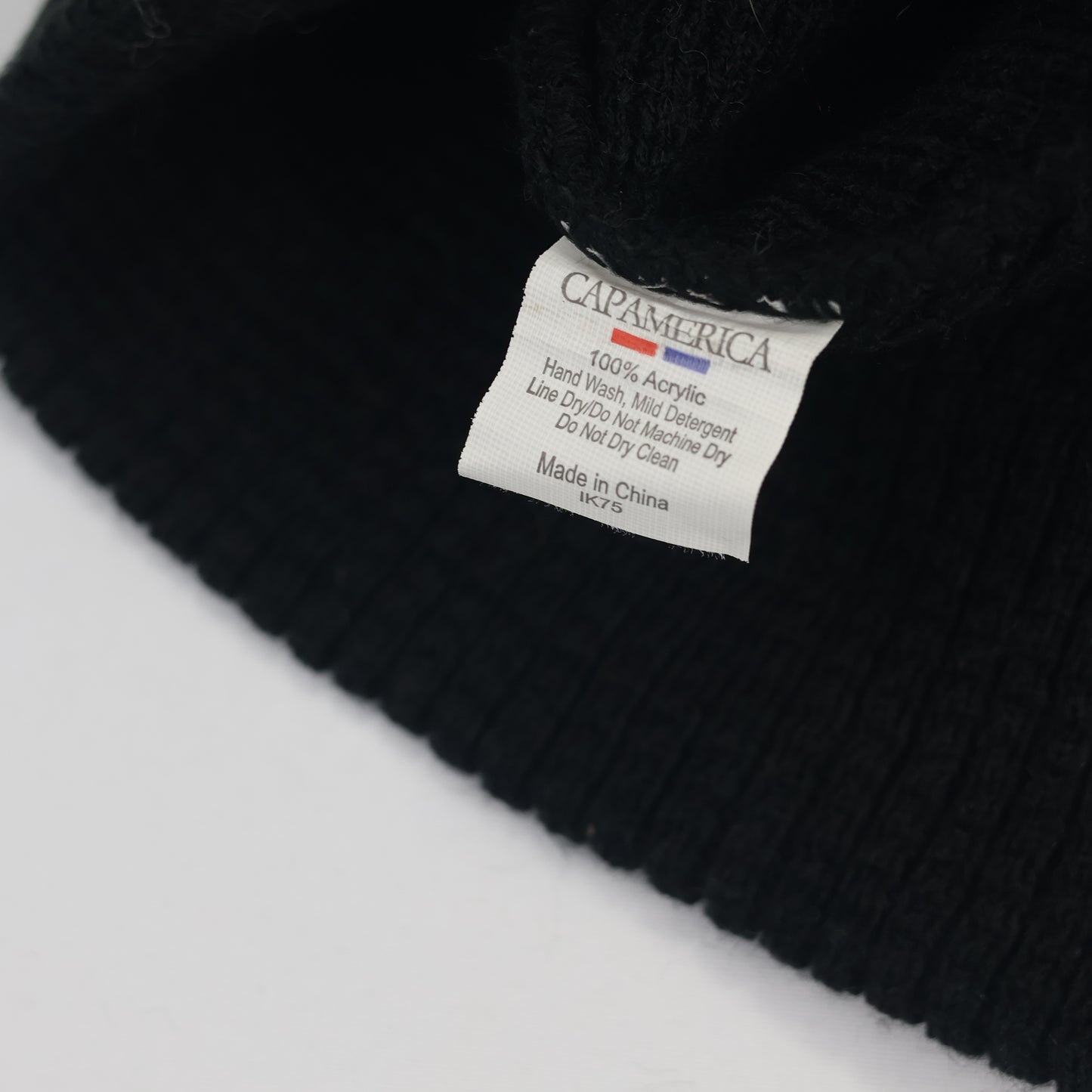 CAPAMERICA Men’s Black Winter Beanie | Warm & Comfortable Knit Cap