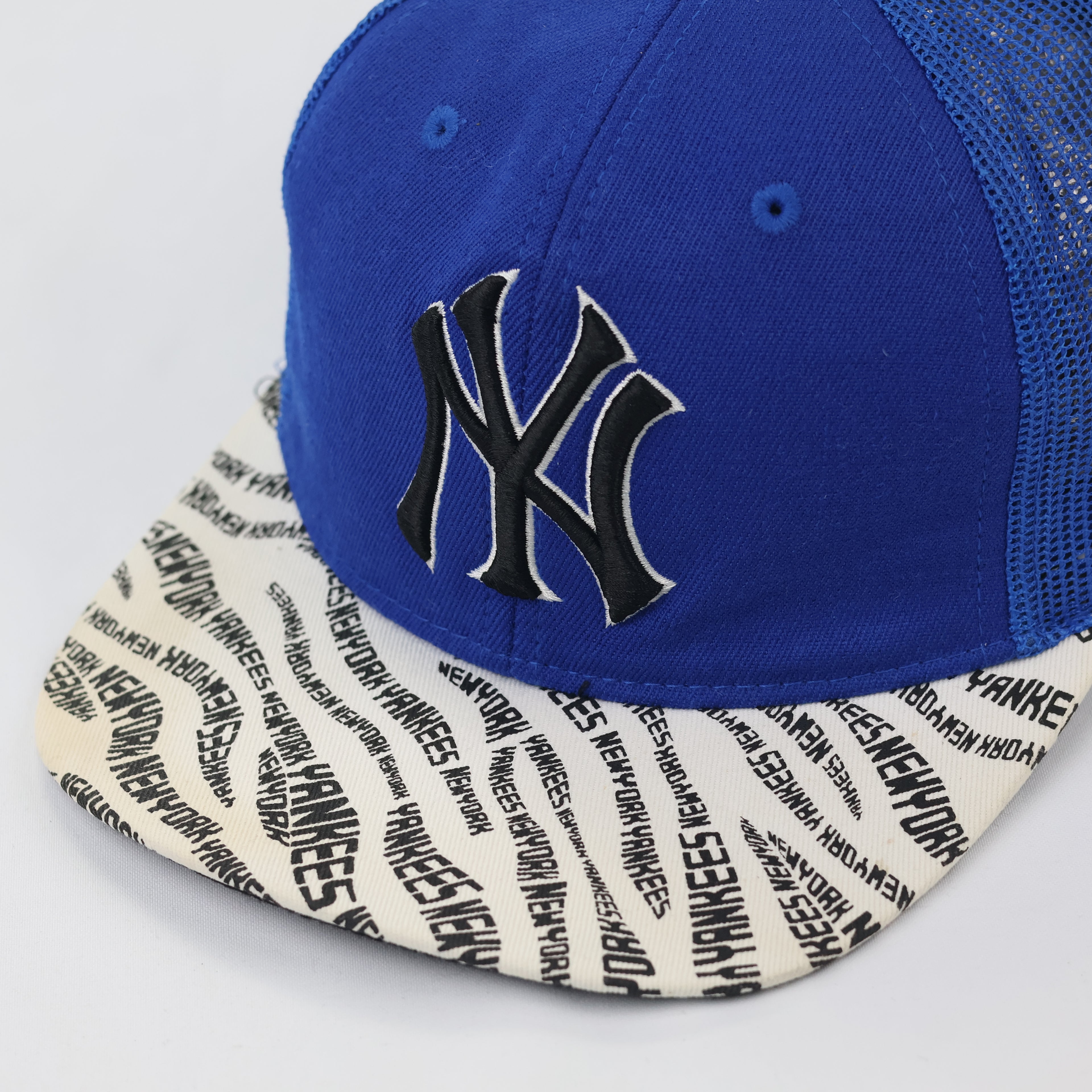 MLB New York Yankees Blue Trucker Thrifted Hat - Script Print Brim Snapback