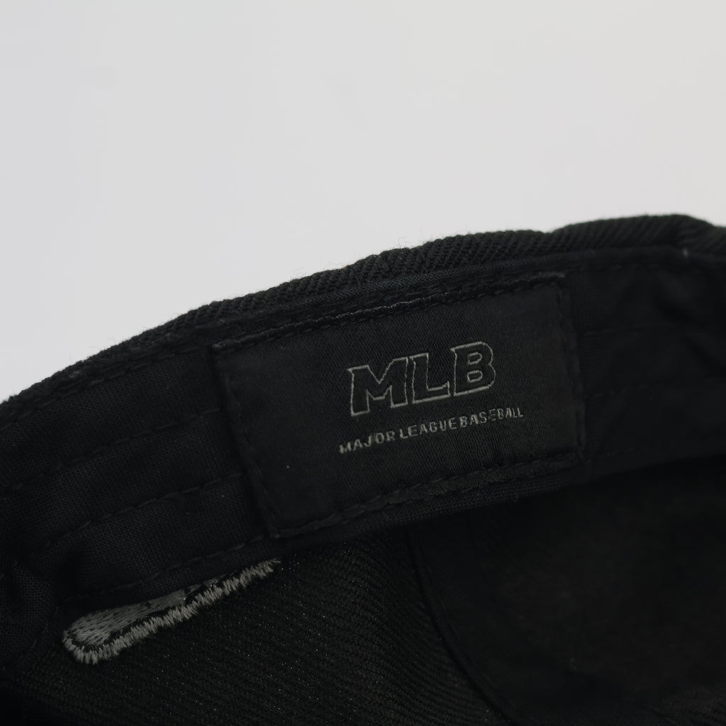 Premium Black Yankees Snapback Hat with Side Patch - Thrifted Series