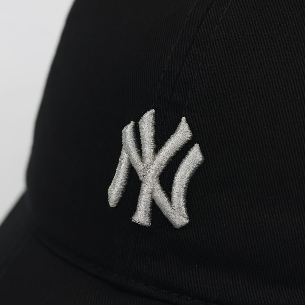 Official MLB New York Yankees Embroidered Baseball Thrifted Cap