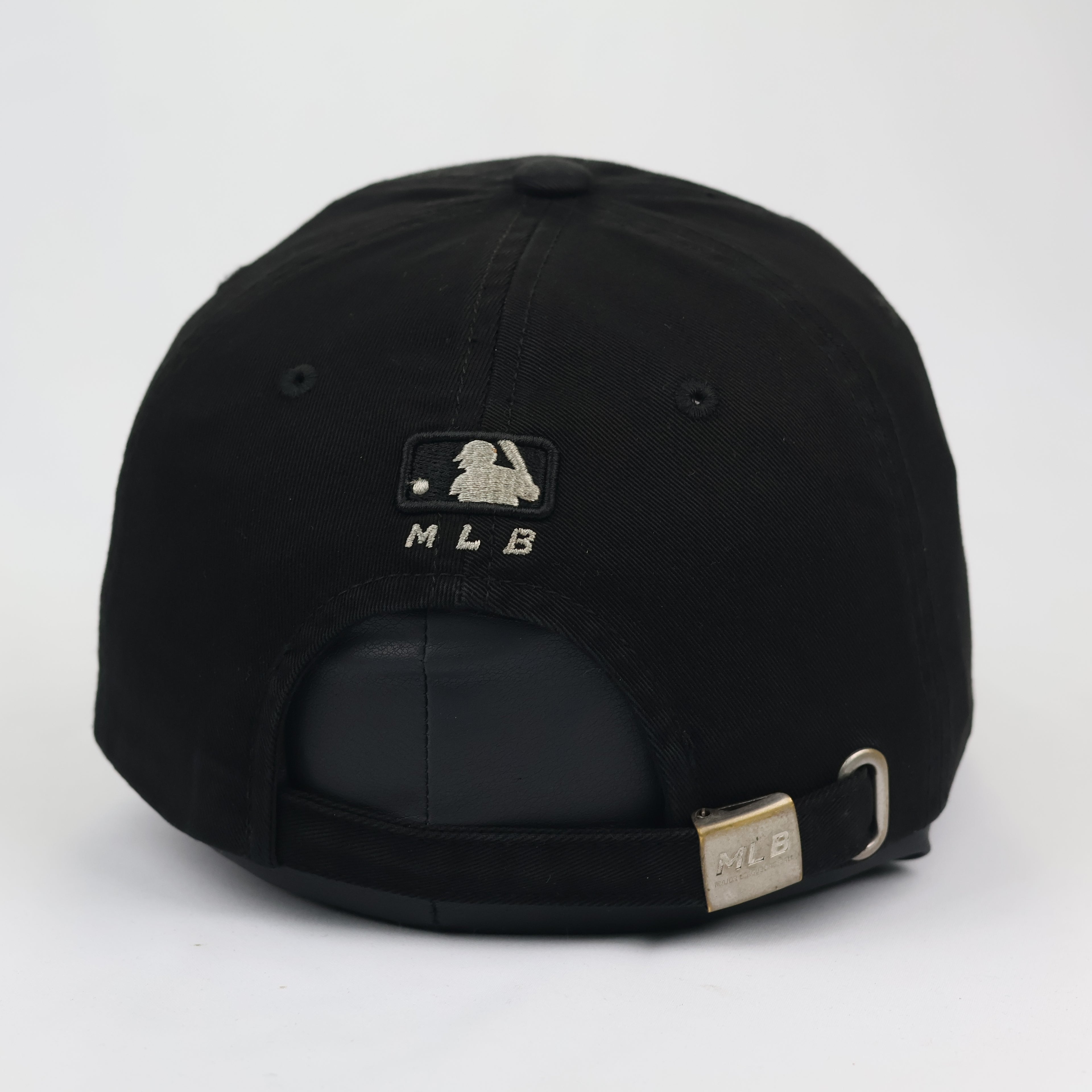 Official MLB New York Yankees Embroidered Baseball Thrifted Cap