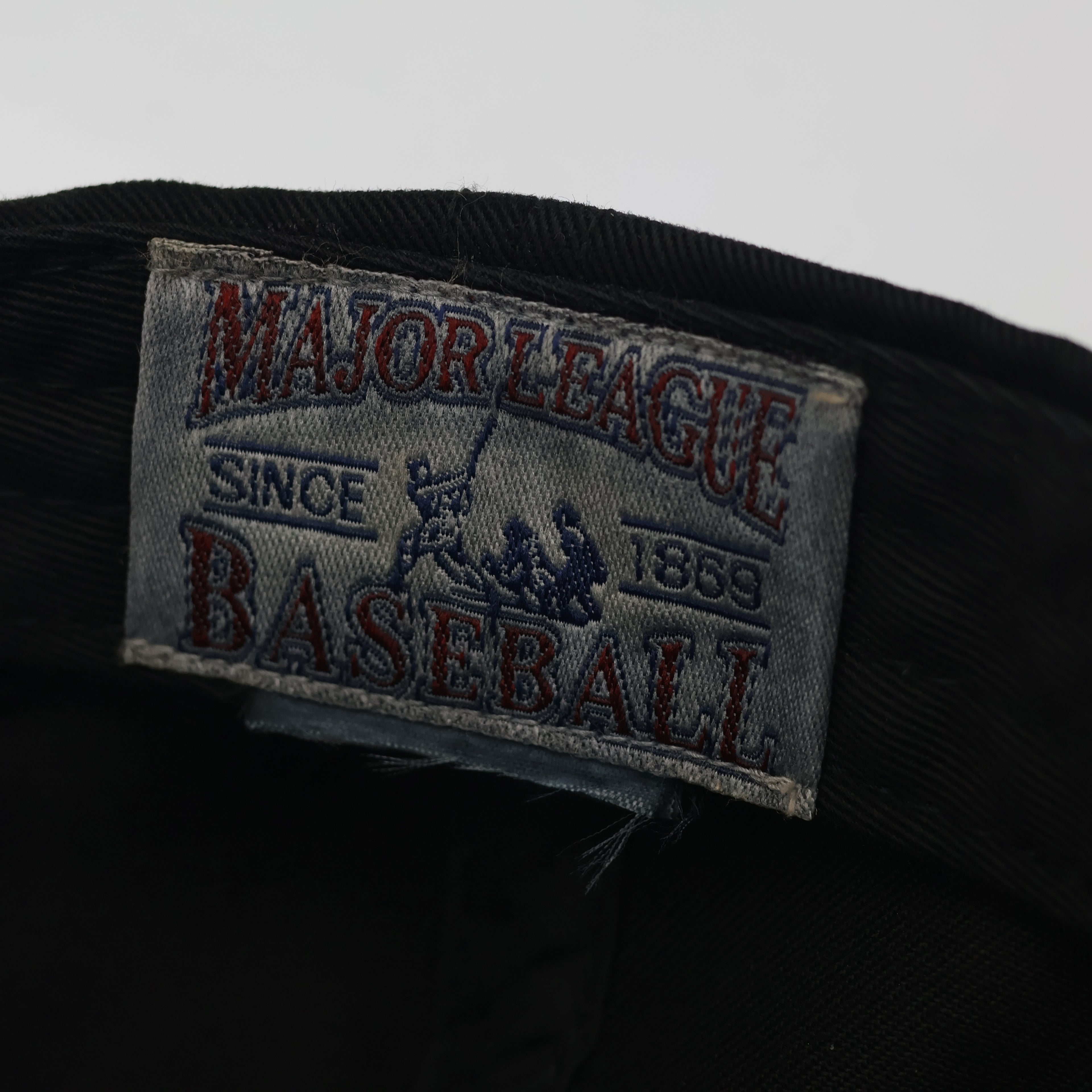 Official MLB New York Yankees Embroidered Baseball Thrifted Cap