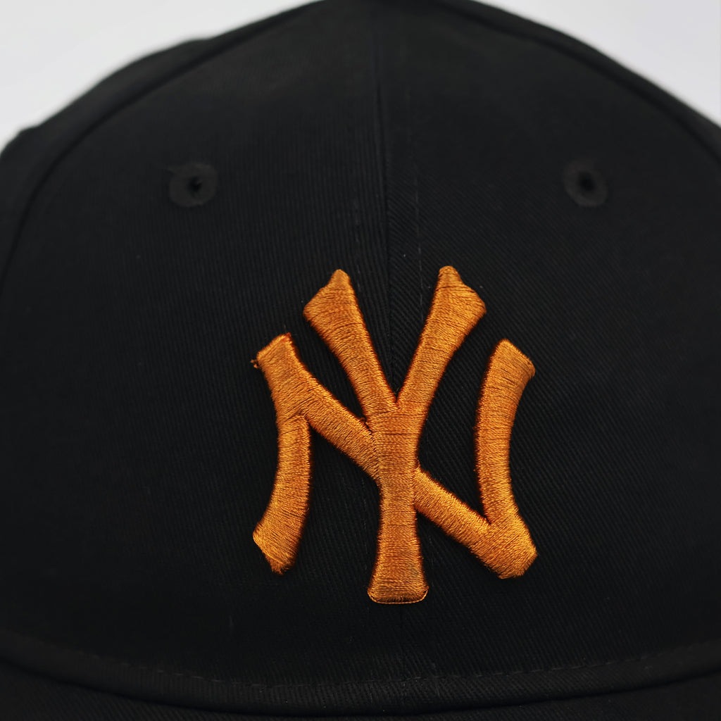 New Era 9FORTY New York Yankees Youth Thrifted Cap - Black & Gold