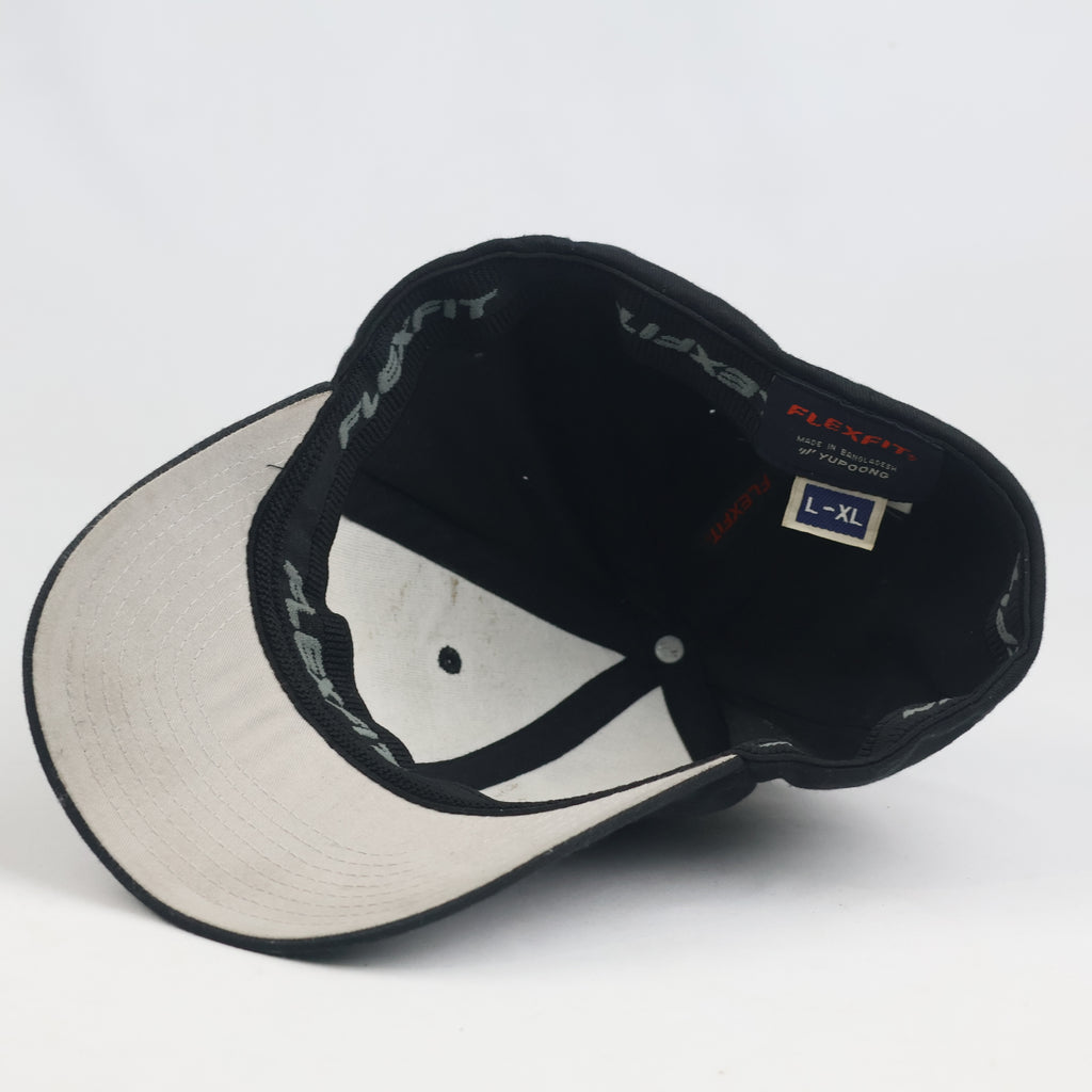 Flexfit Yupoong Plain Black Stretch Cap - Grey Underbill Fitted Hat
