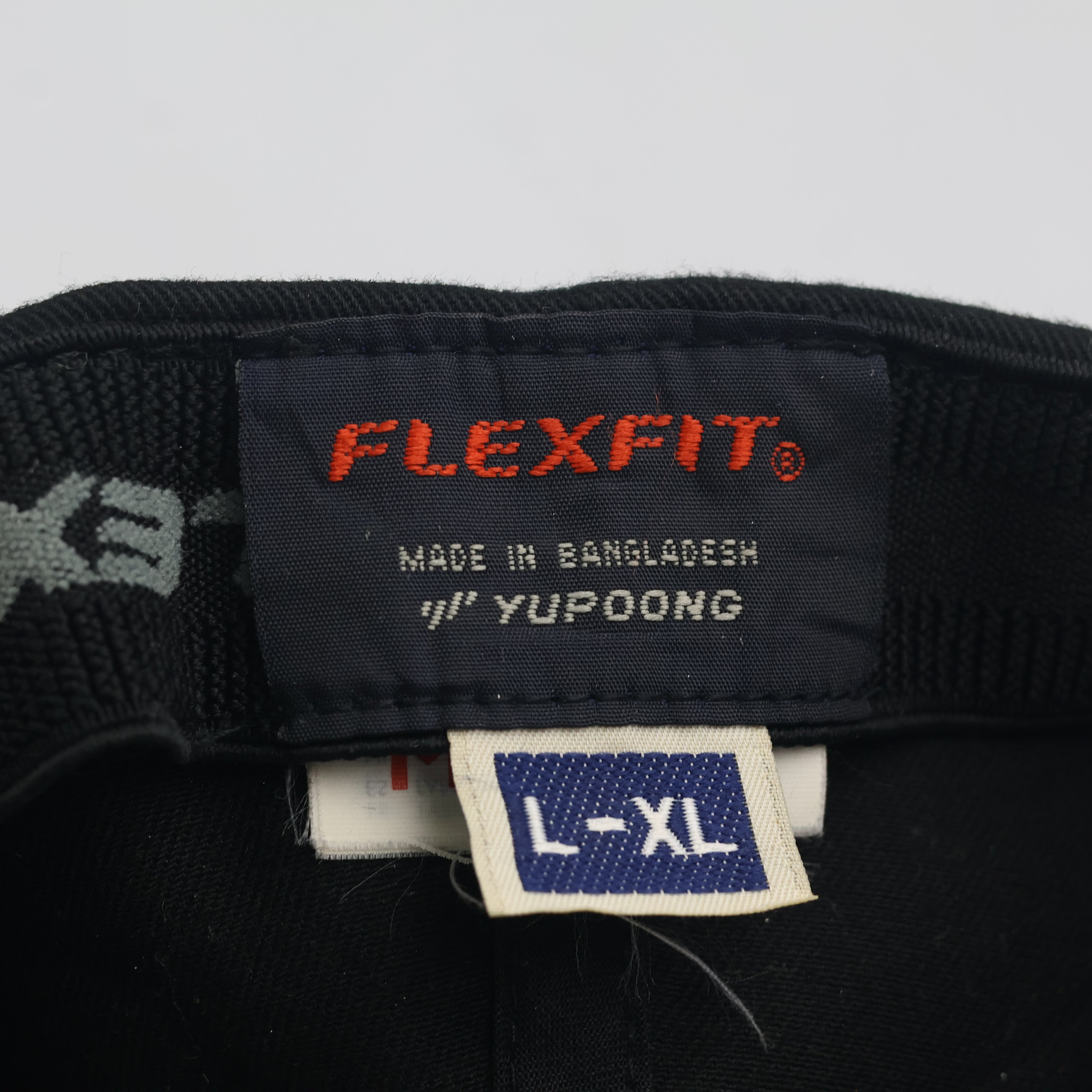 Flexfit Yupoong Plain Black Stretch Cap - Grey Underbill Fitted Hat