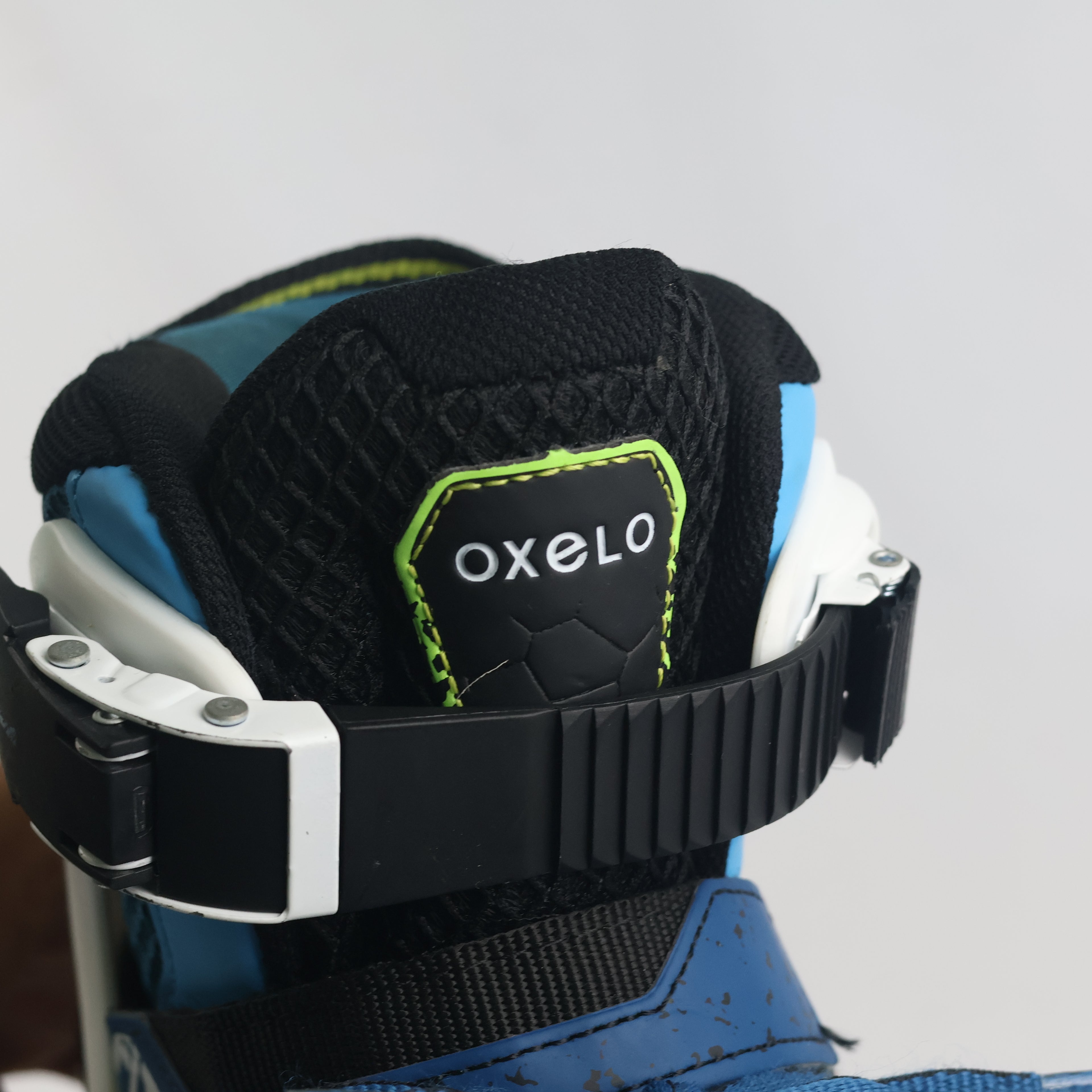 Pre-Owned Oxelo Fit5 Junior Adjustable Inline Skates with Aluminum Frame