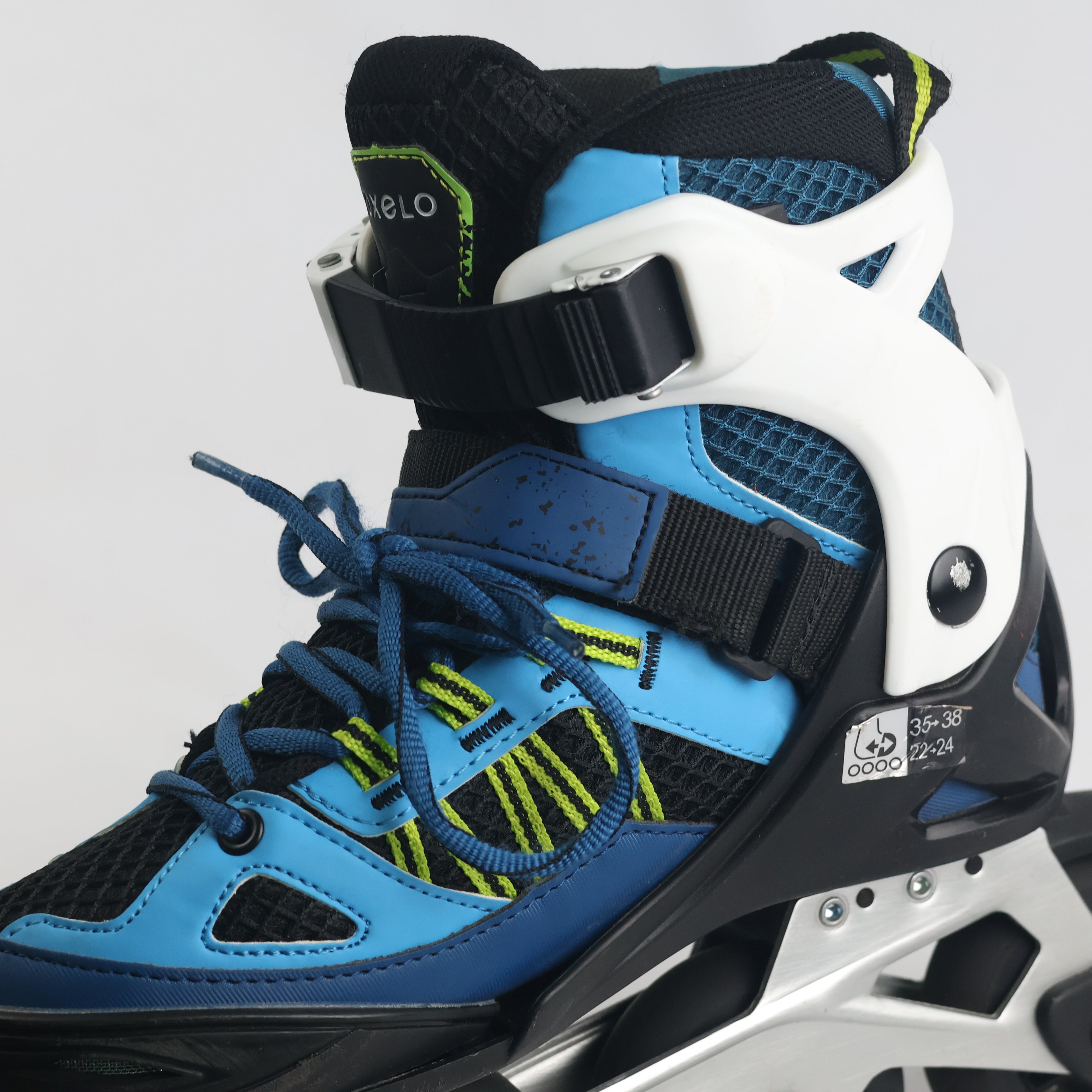 Pre-Owned Oxelo Fit5 Junior Adjustable Inline Skates with Aluminum Frame