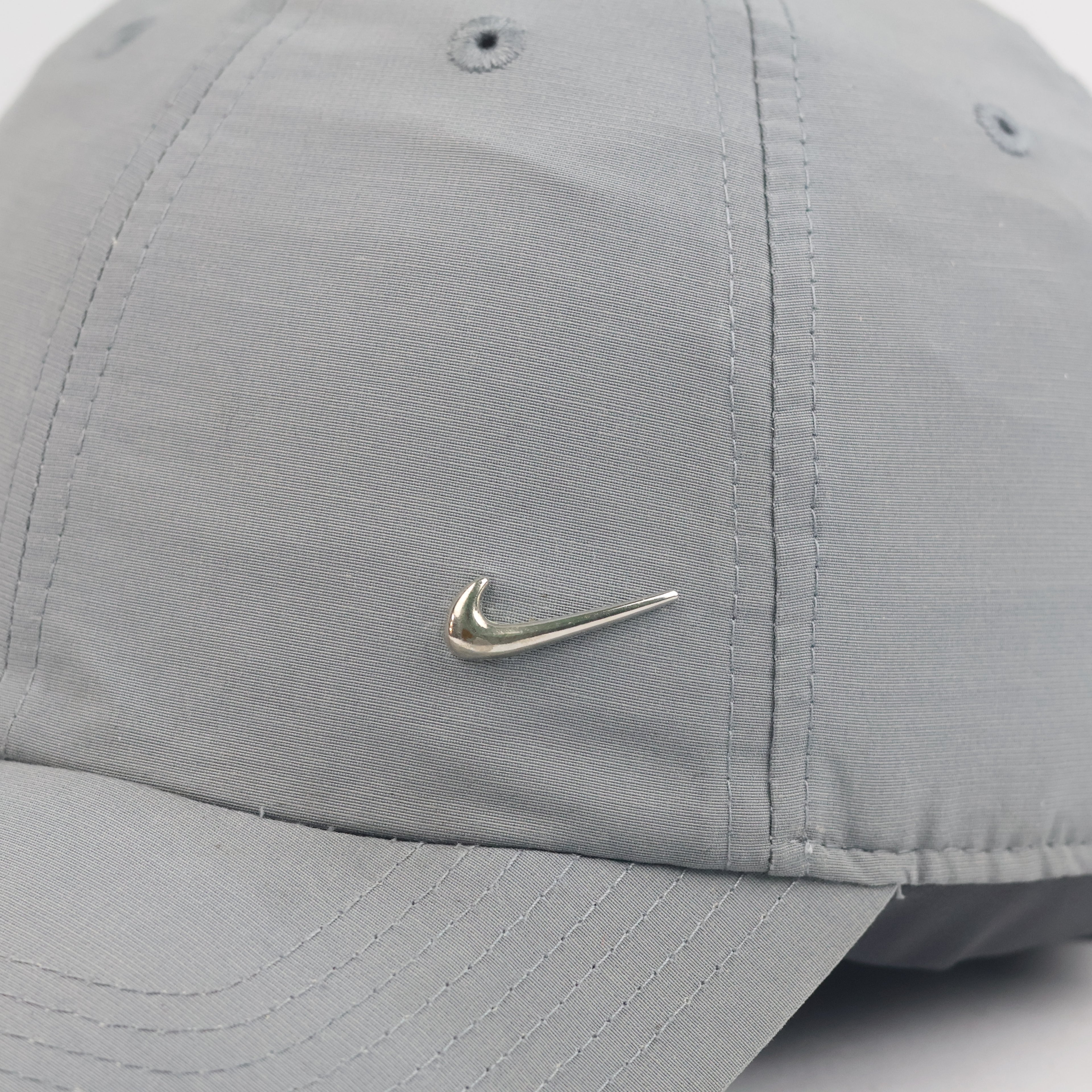 Thrifted Nike Metal Swoosh Logo Grey Baseball Cap (56-58 cm)