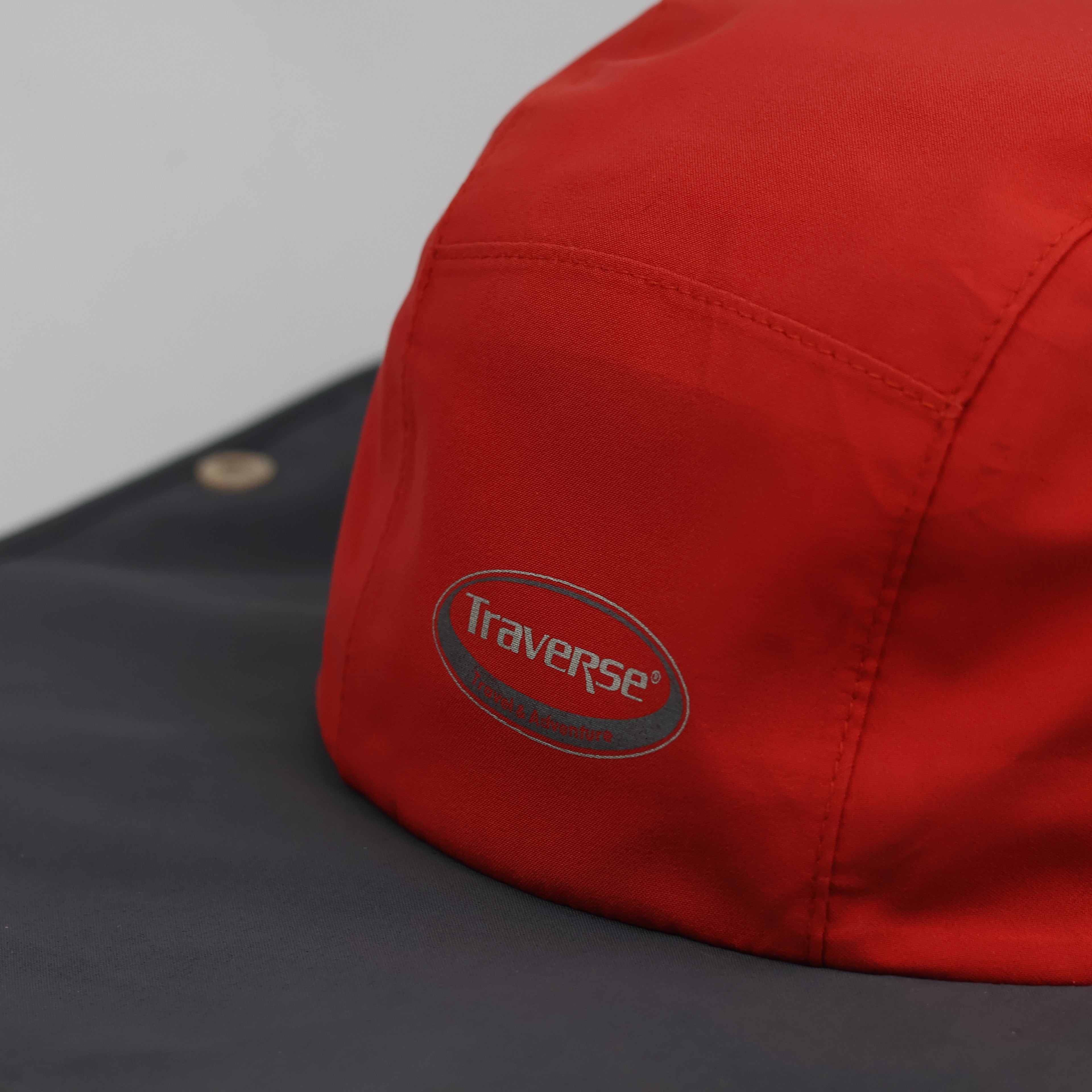 Traverse Travel & Adventure Wide Brim Sun Hat | Red & Grey Hiking Cap