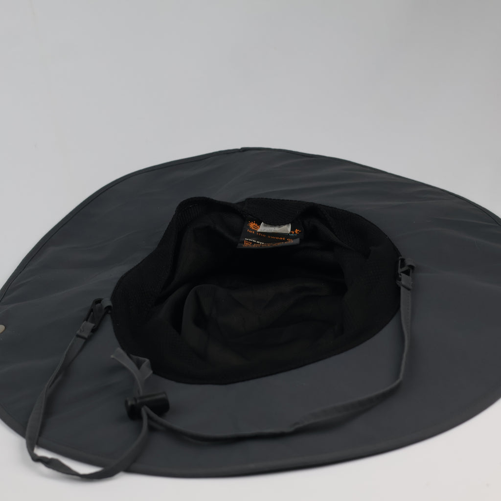Traverse Travel & Adventure Wide Brim Sun Hat | Red & Grey Hiking Cap