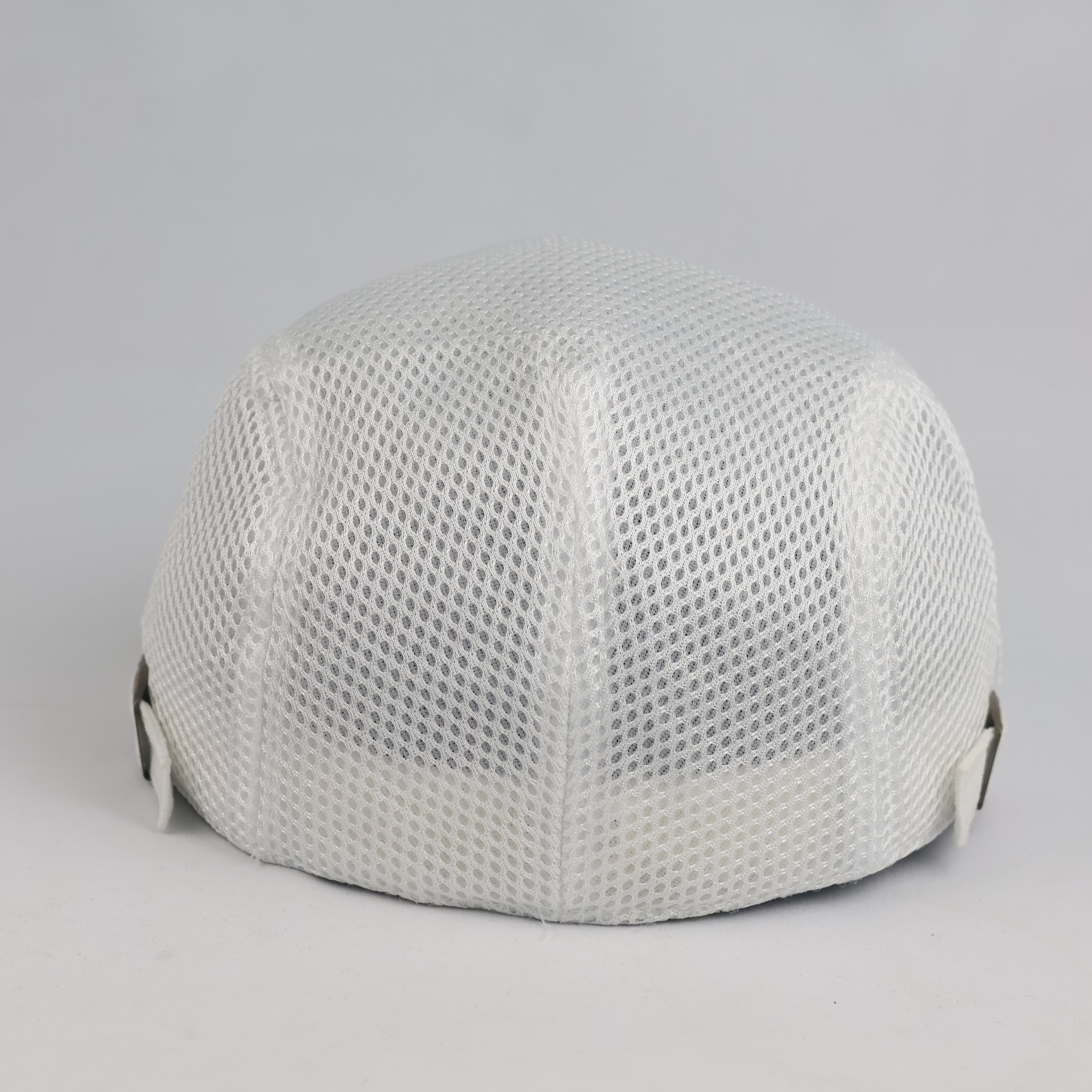White Mesh Golf Flat Cap - Adjustable Side Buckle Newsboy Cabbie Hat